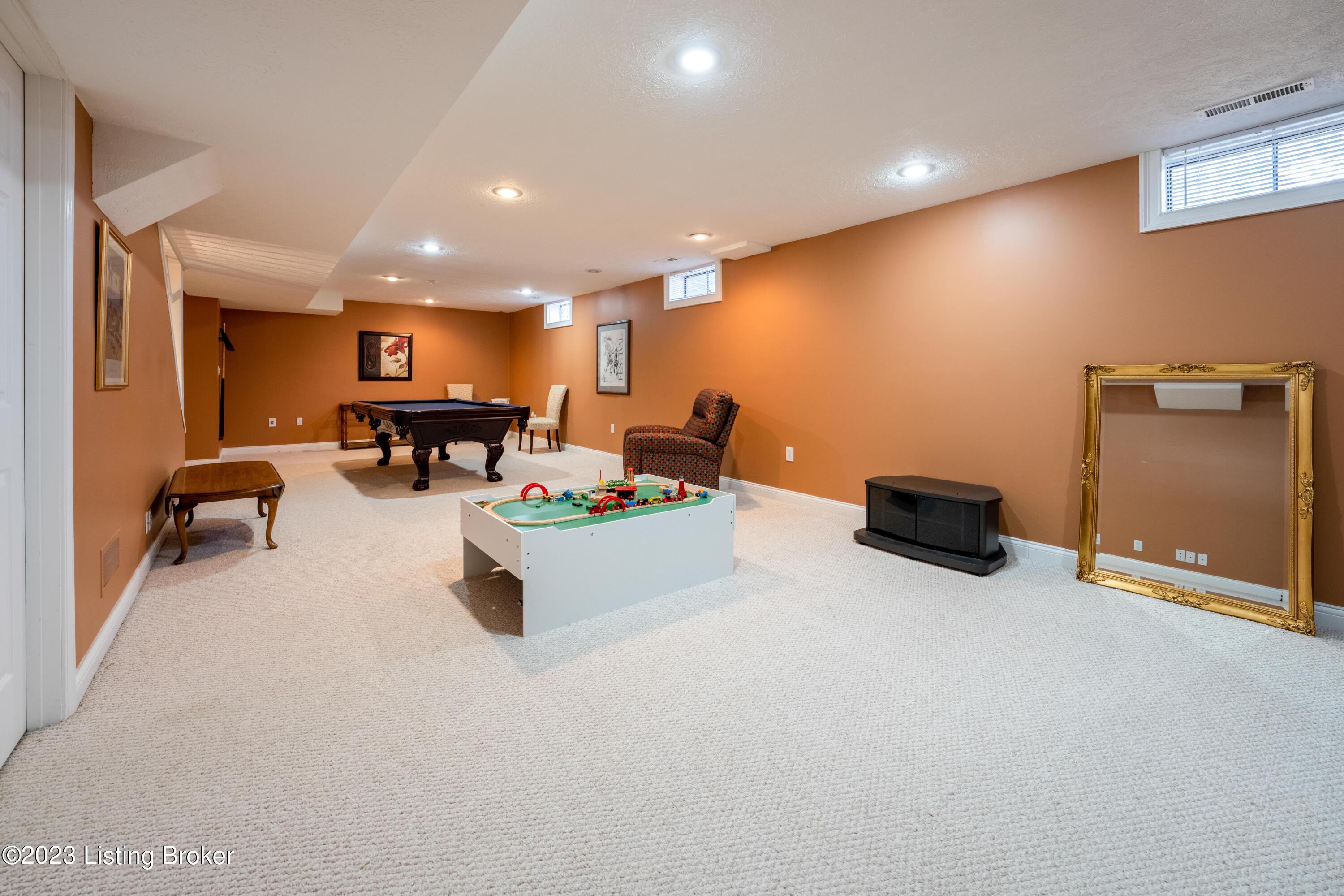 14210 Willow Grove Cir