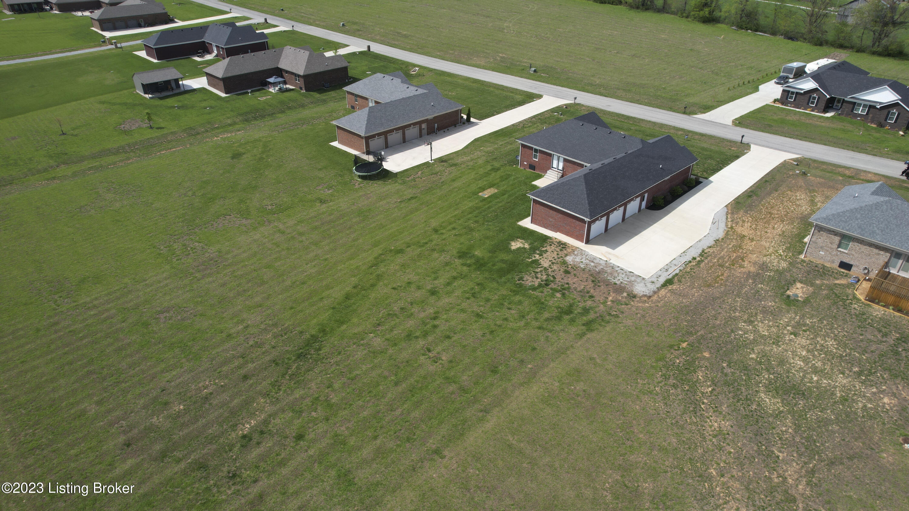 112 Bryson Dr