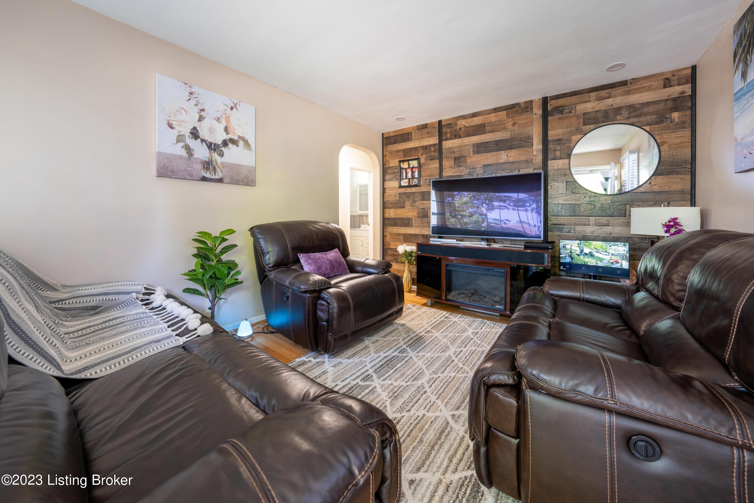 3703 Warren Ave