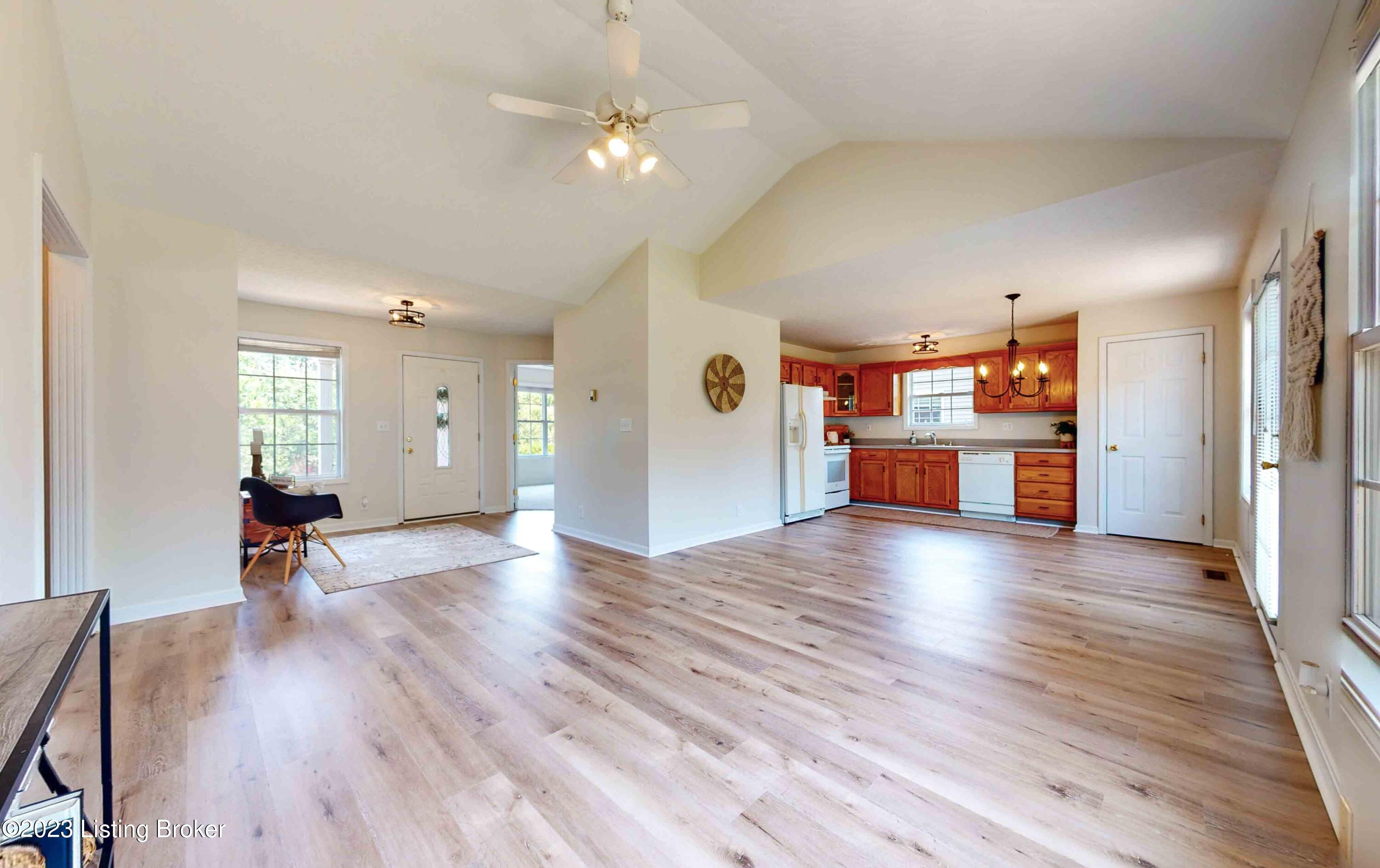 219 River Oaks Dr