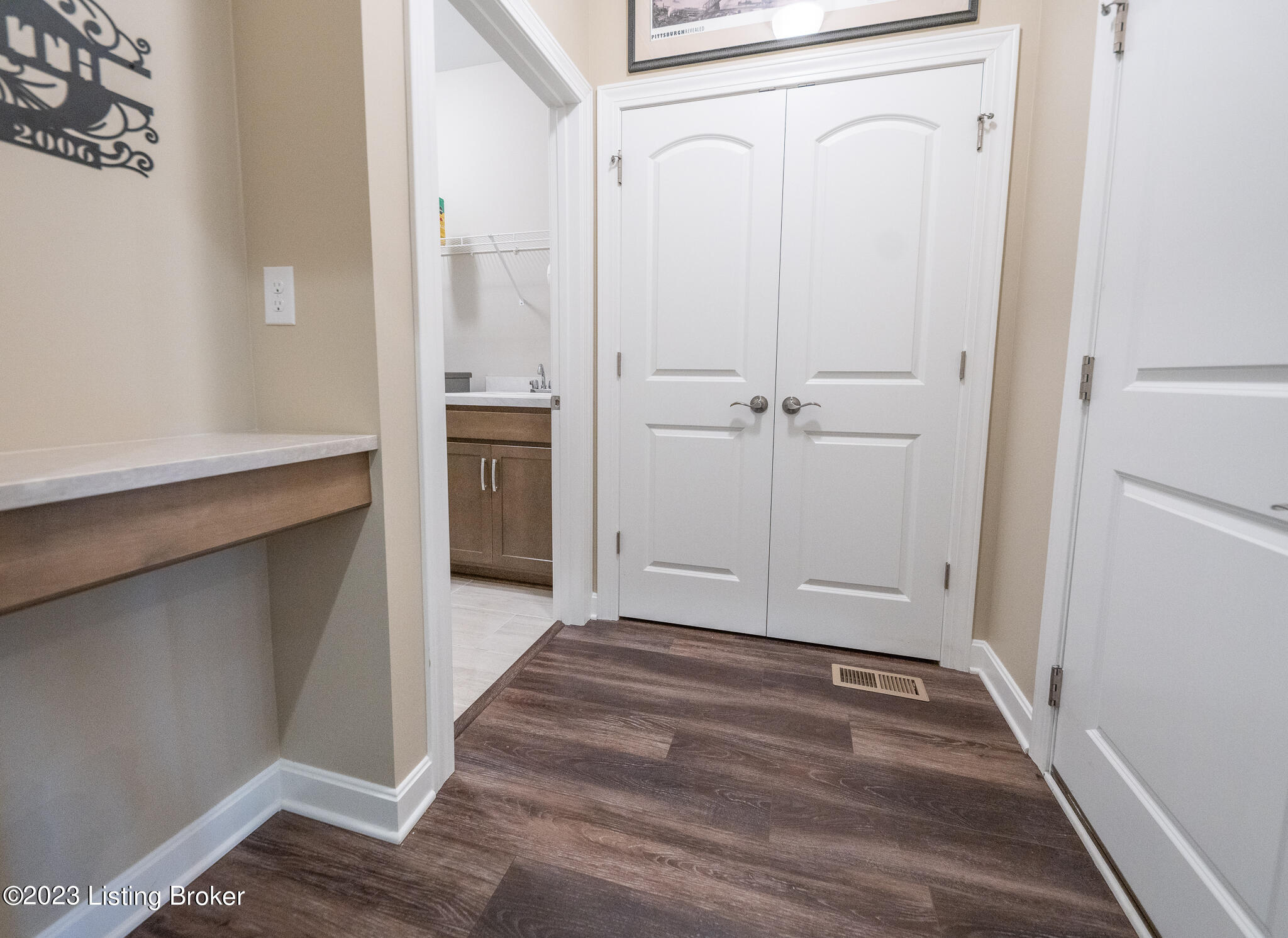 2425 Middle Creek Ct