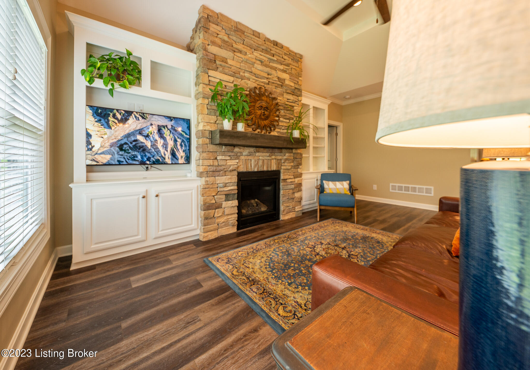 2425 Middle Creek Ct