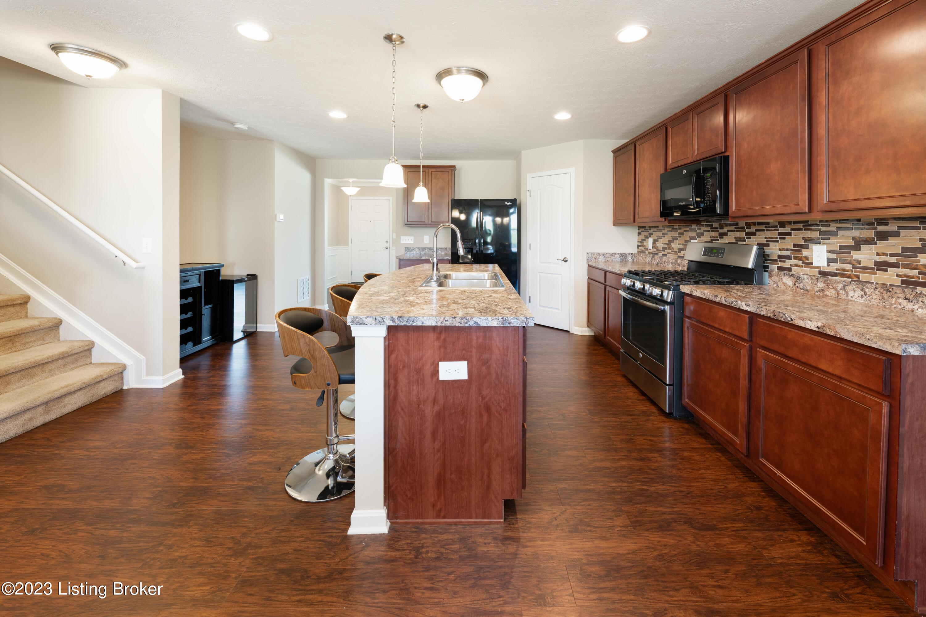 6807 Brittany Oak Dr