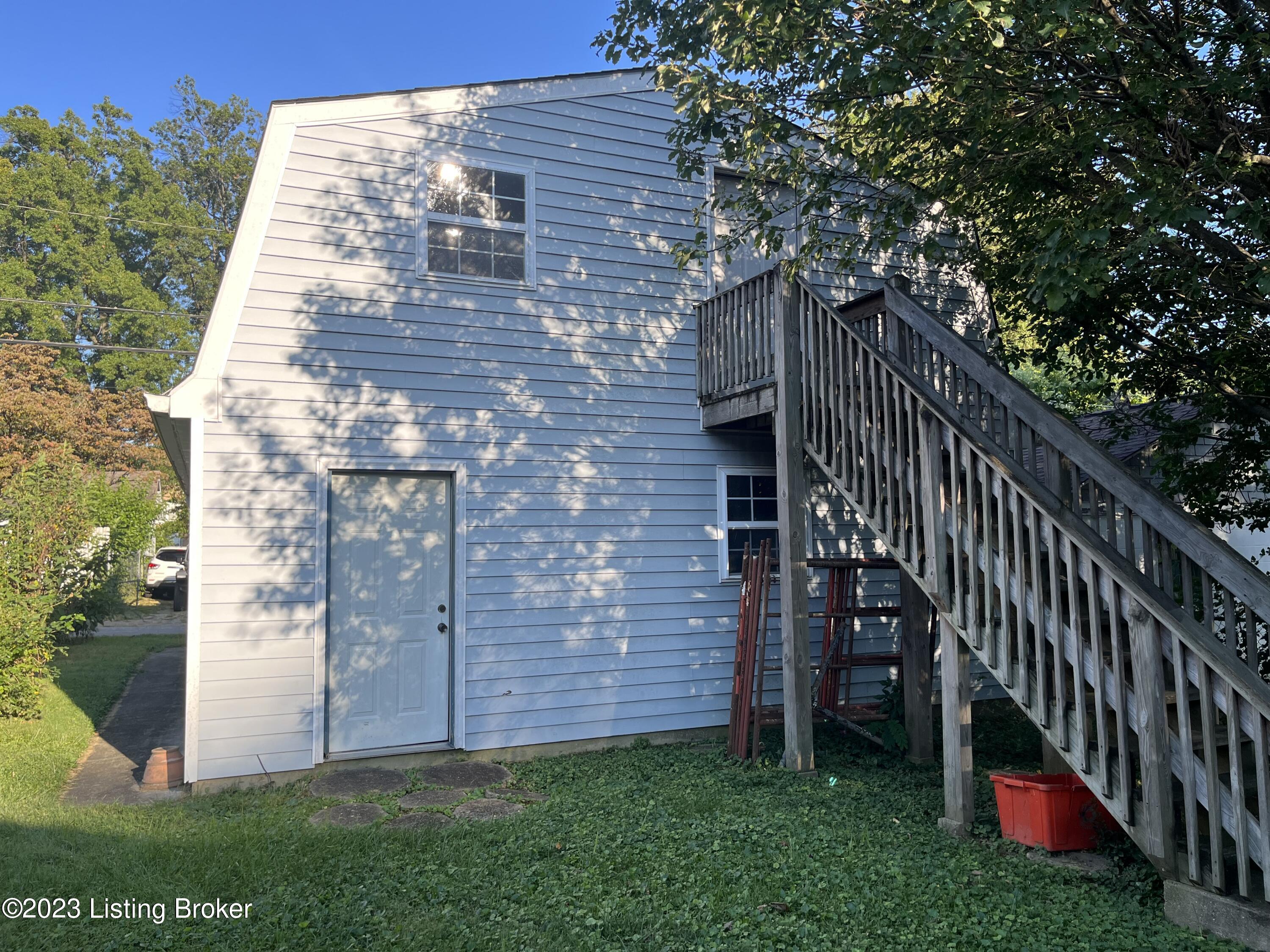 3661 Powell Ave