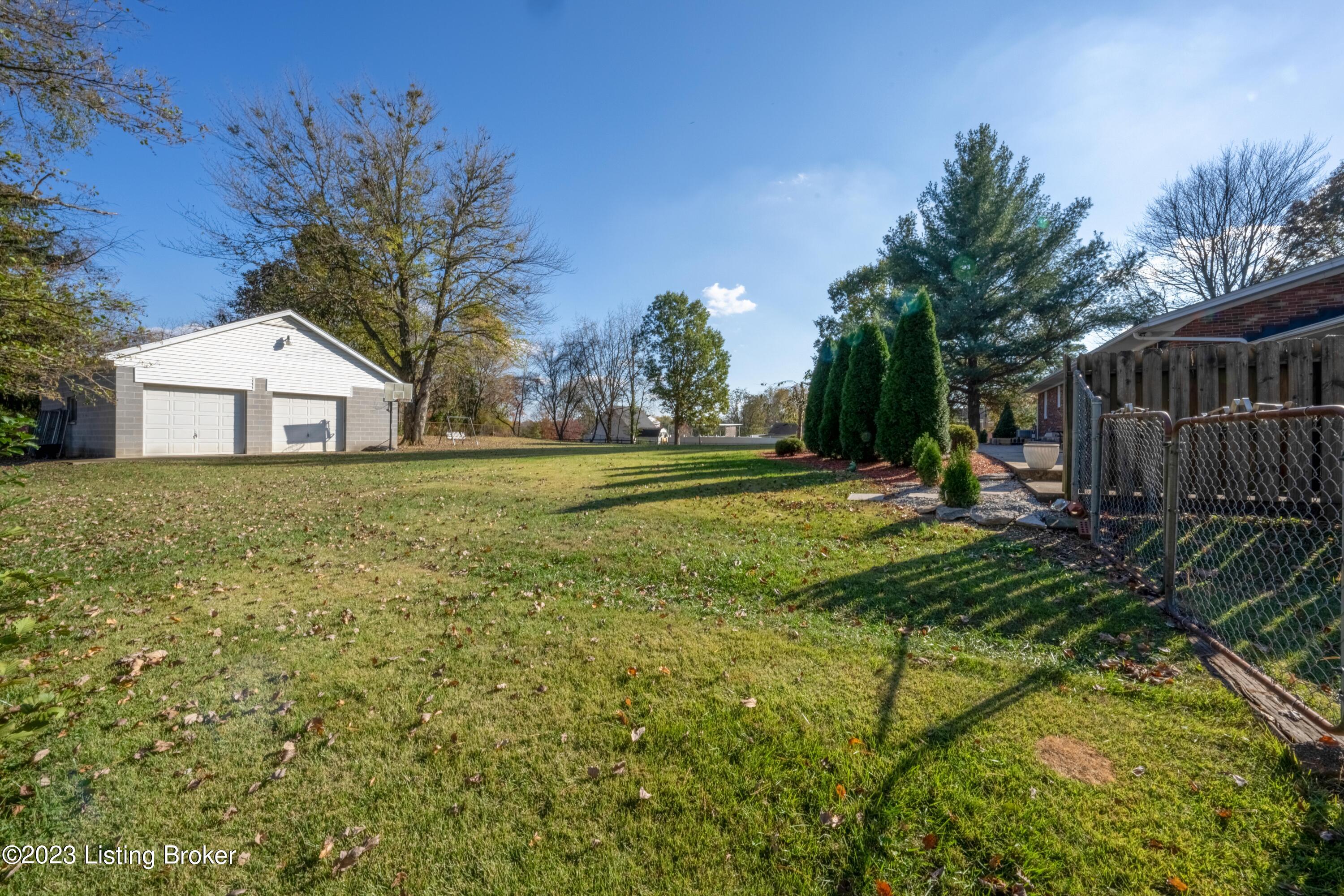 9323 Fern Bluff Ln