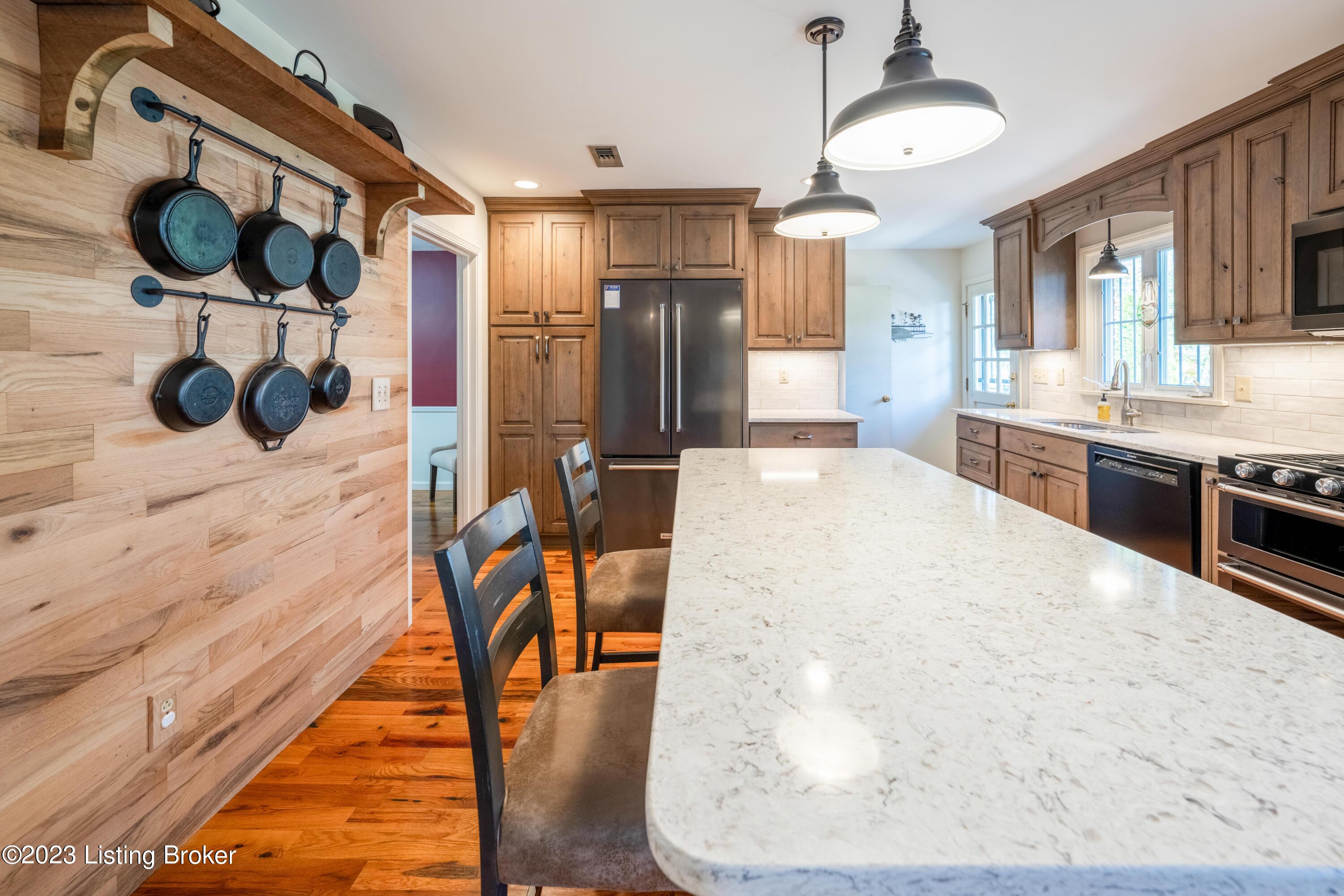9323 Fern Bluff Ln