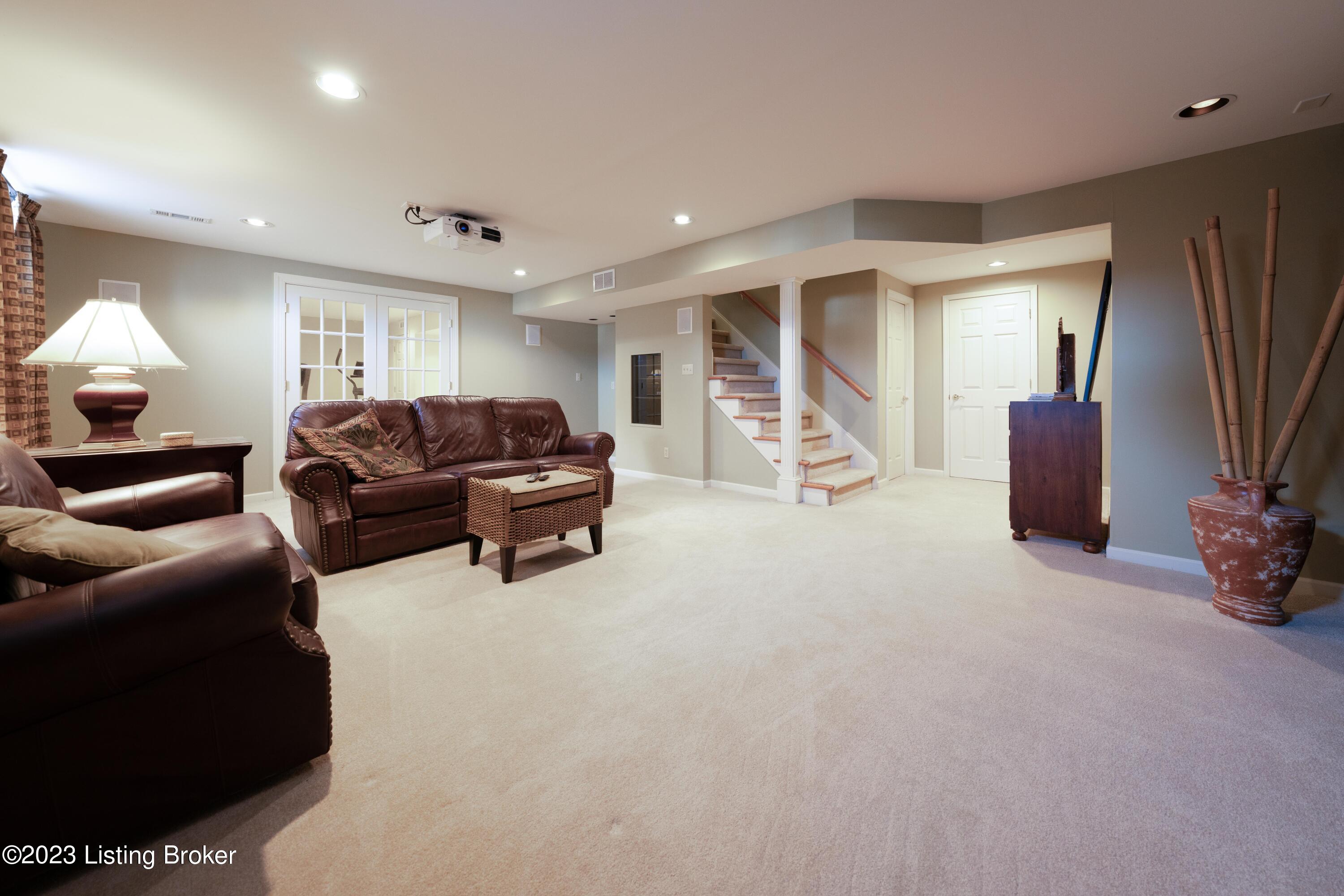 14302 Willow Grove Cir