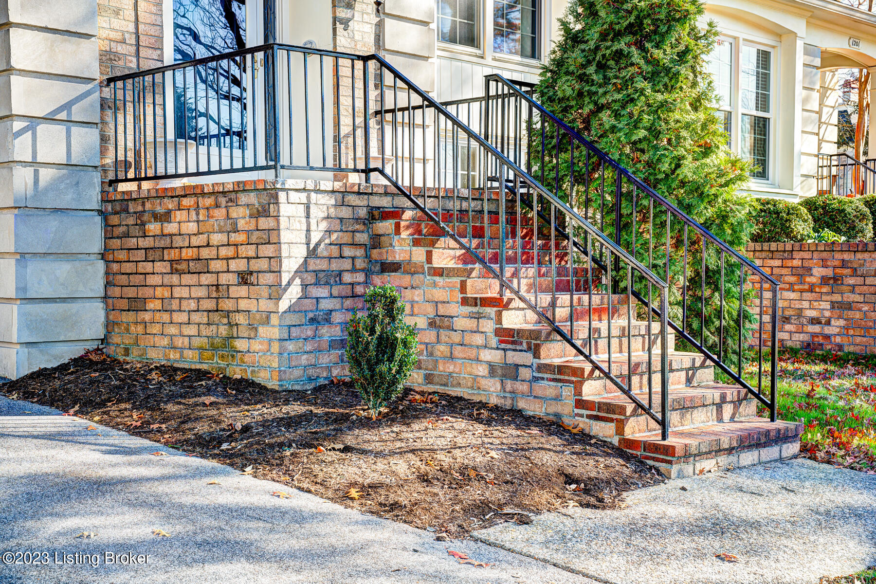 1203 Wellington Pl