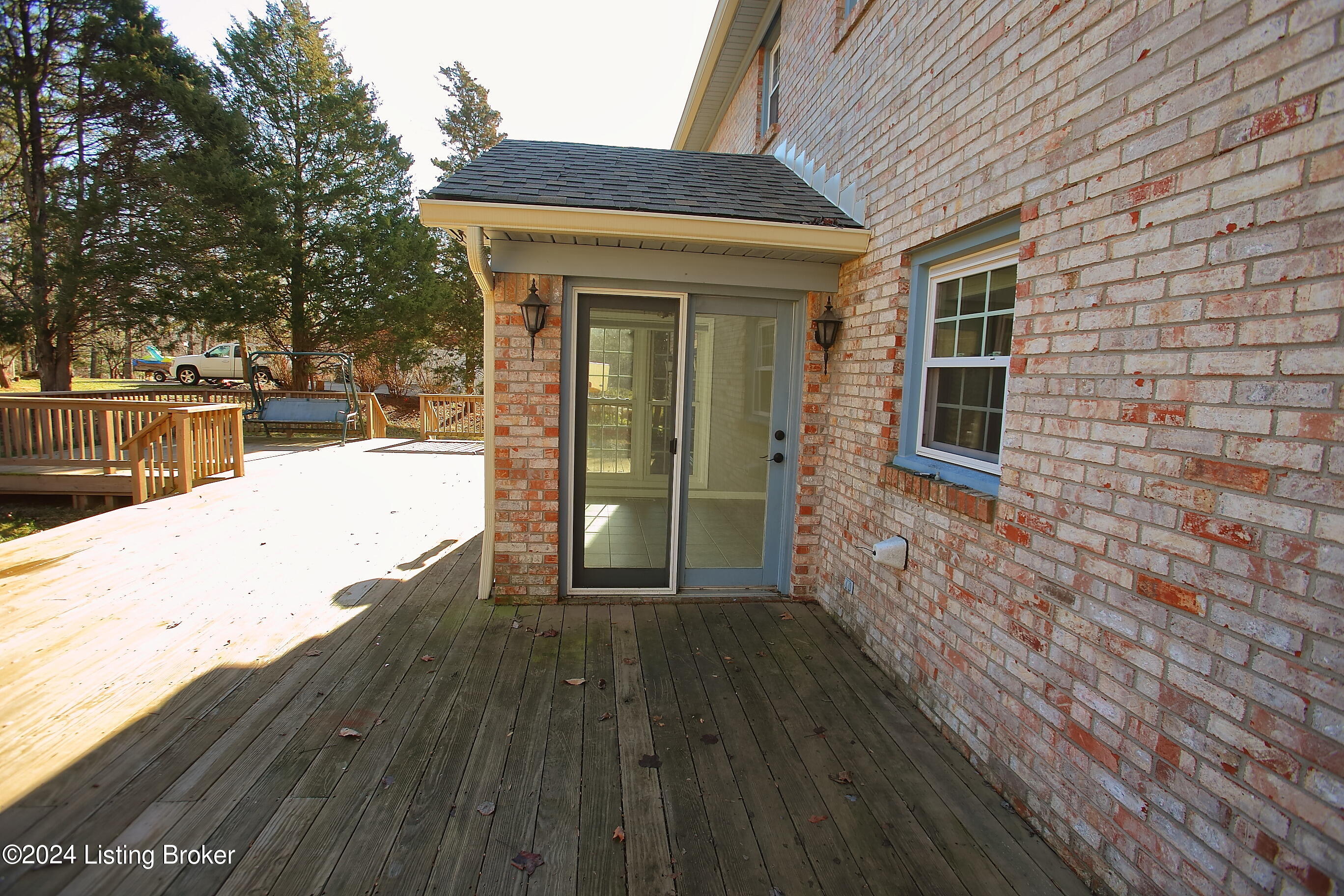 7415 Cambridge Dr