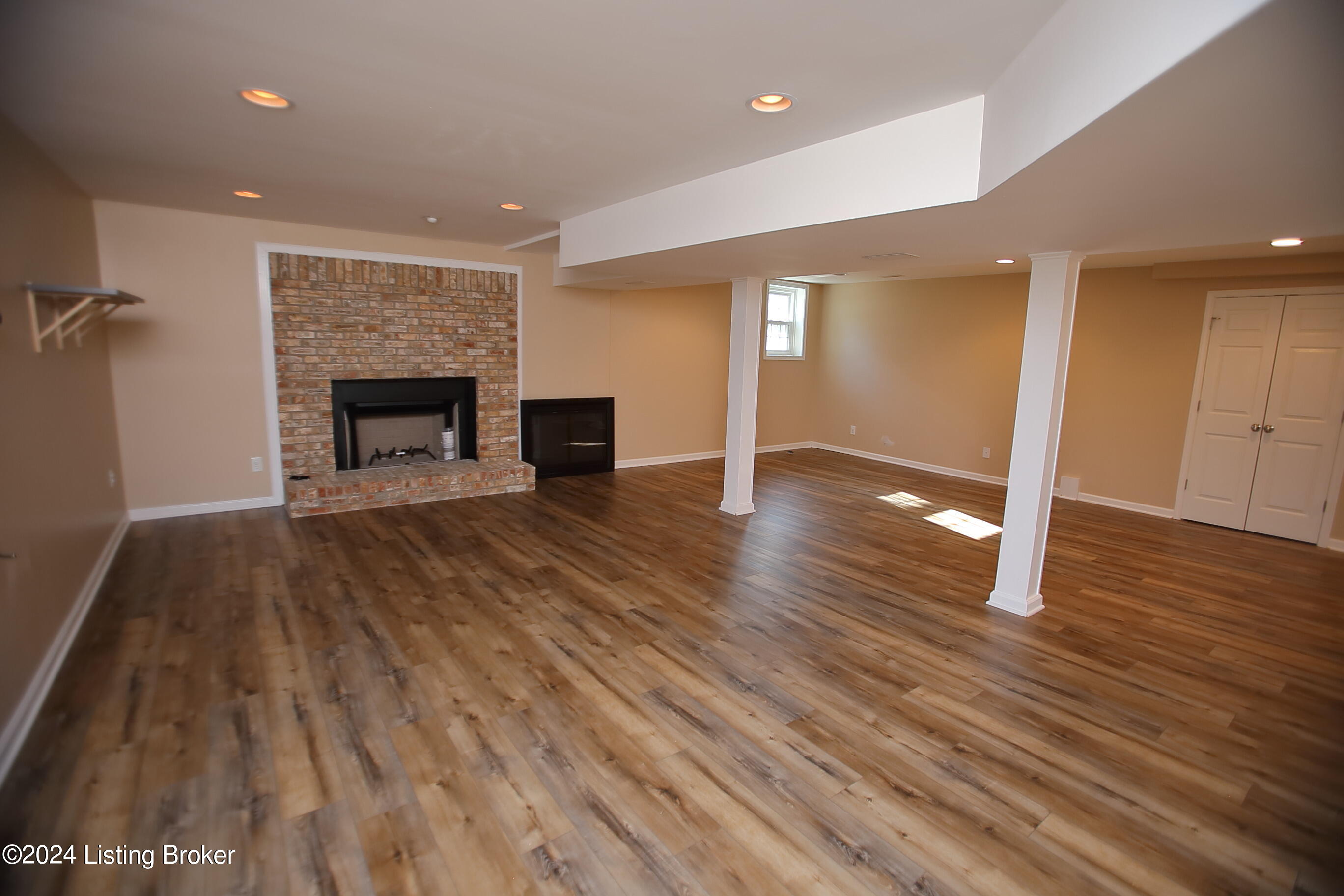7415 Cambridge Dr