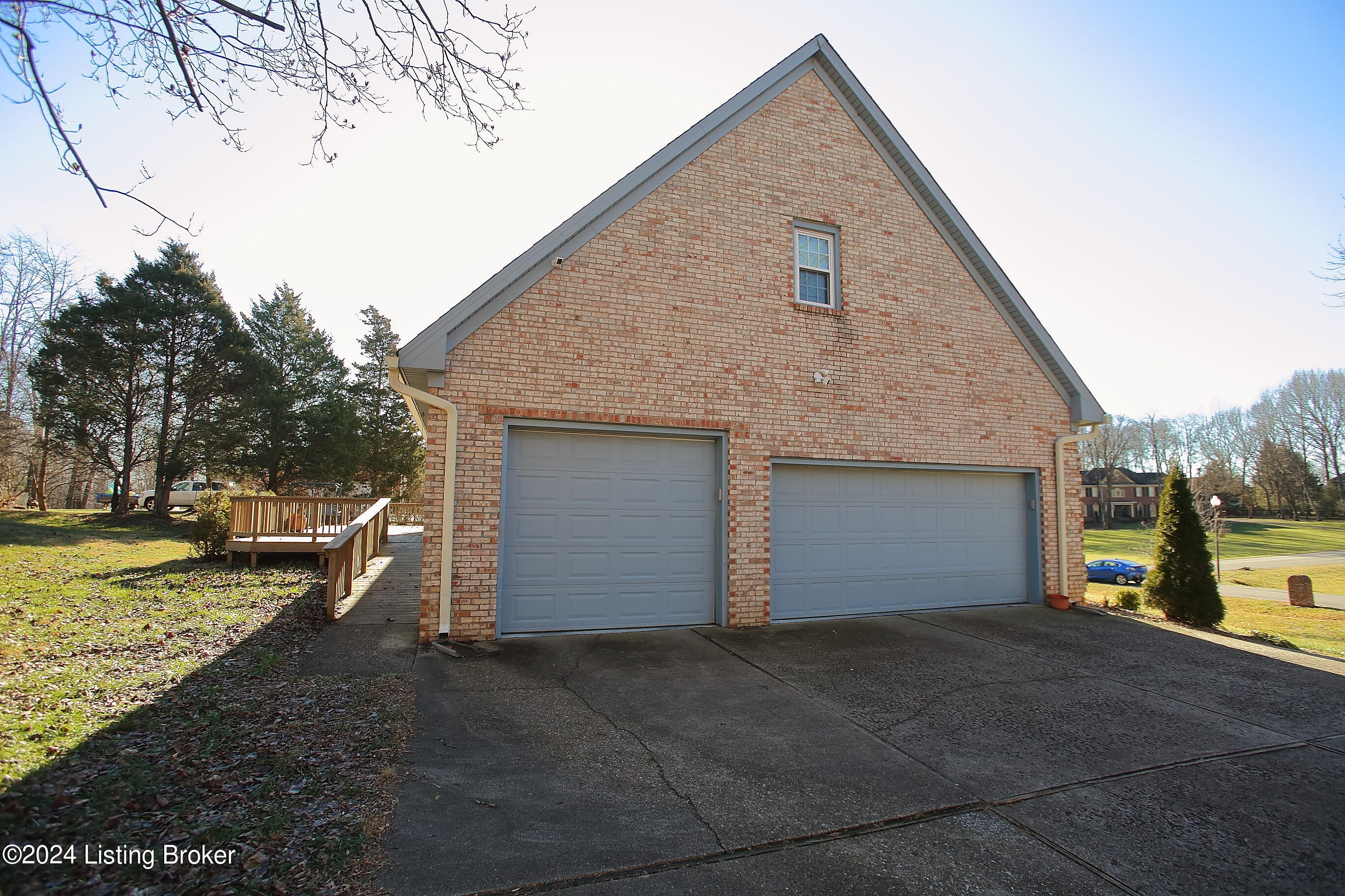 7415 Cambridge Dr