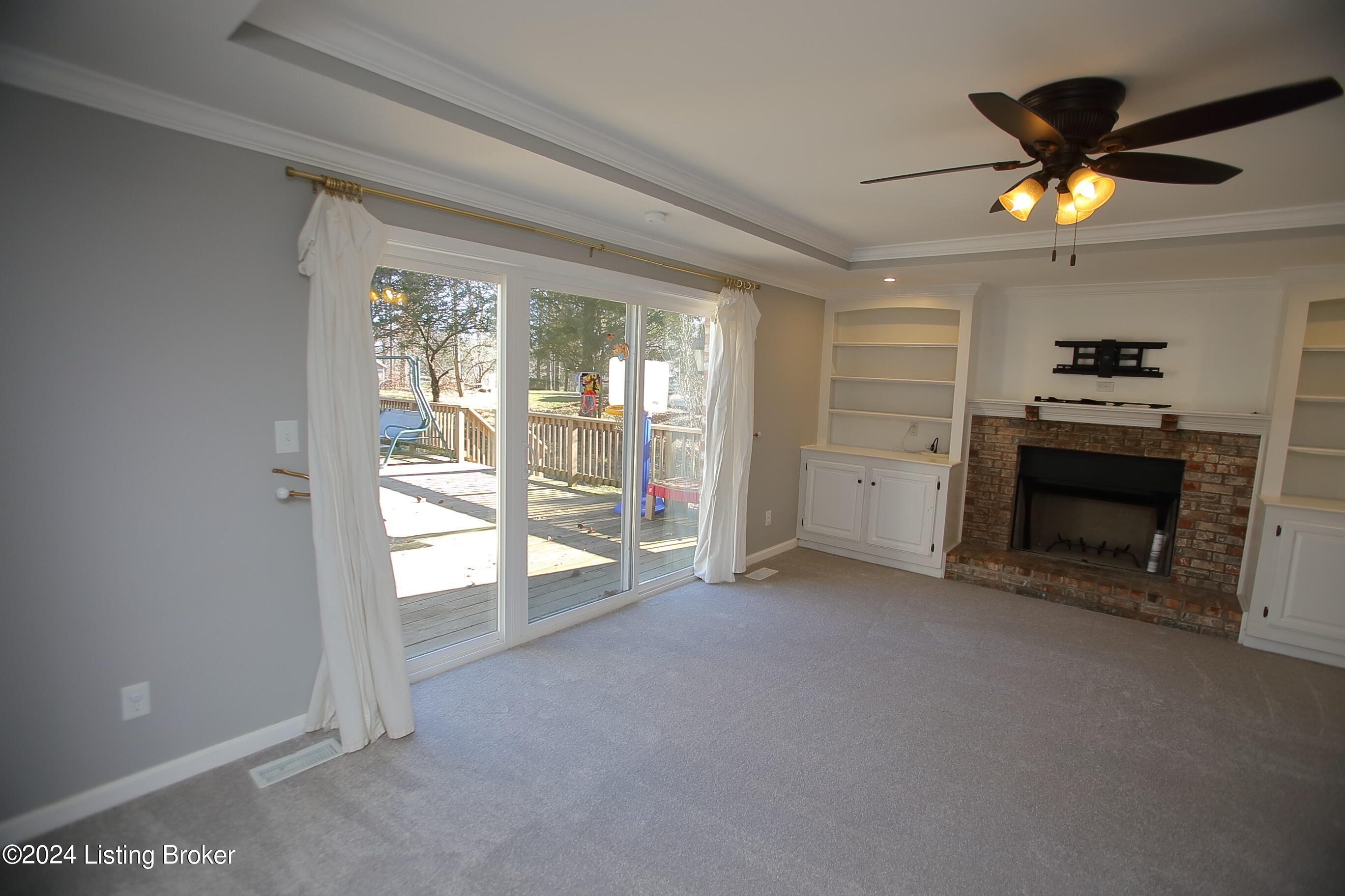 7415 Cambridge Dr