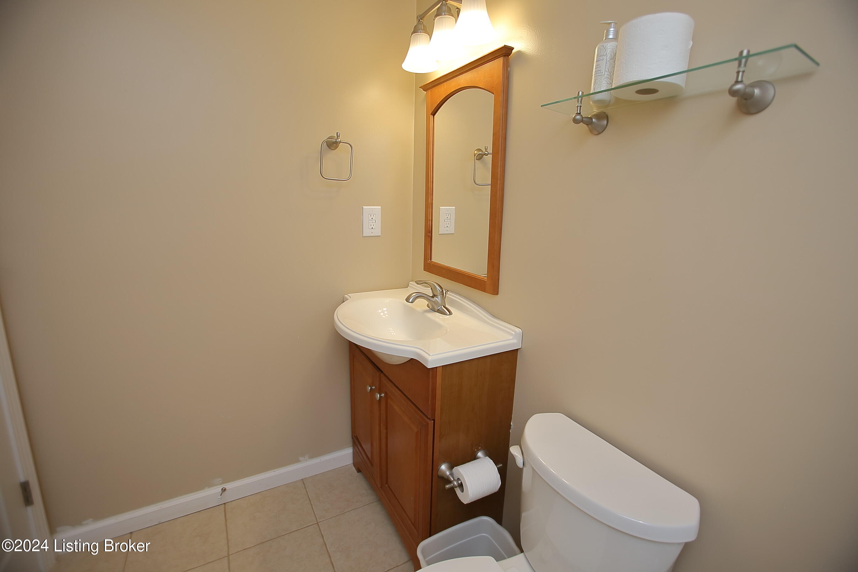 7415 Cambridge Dr