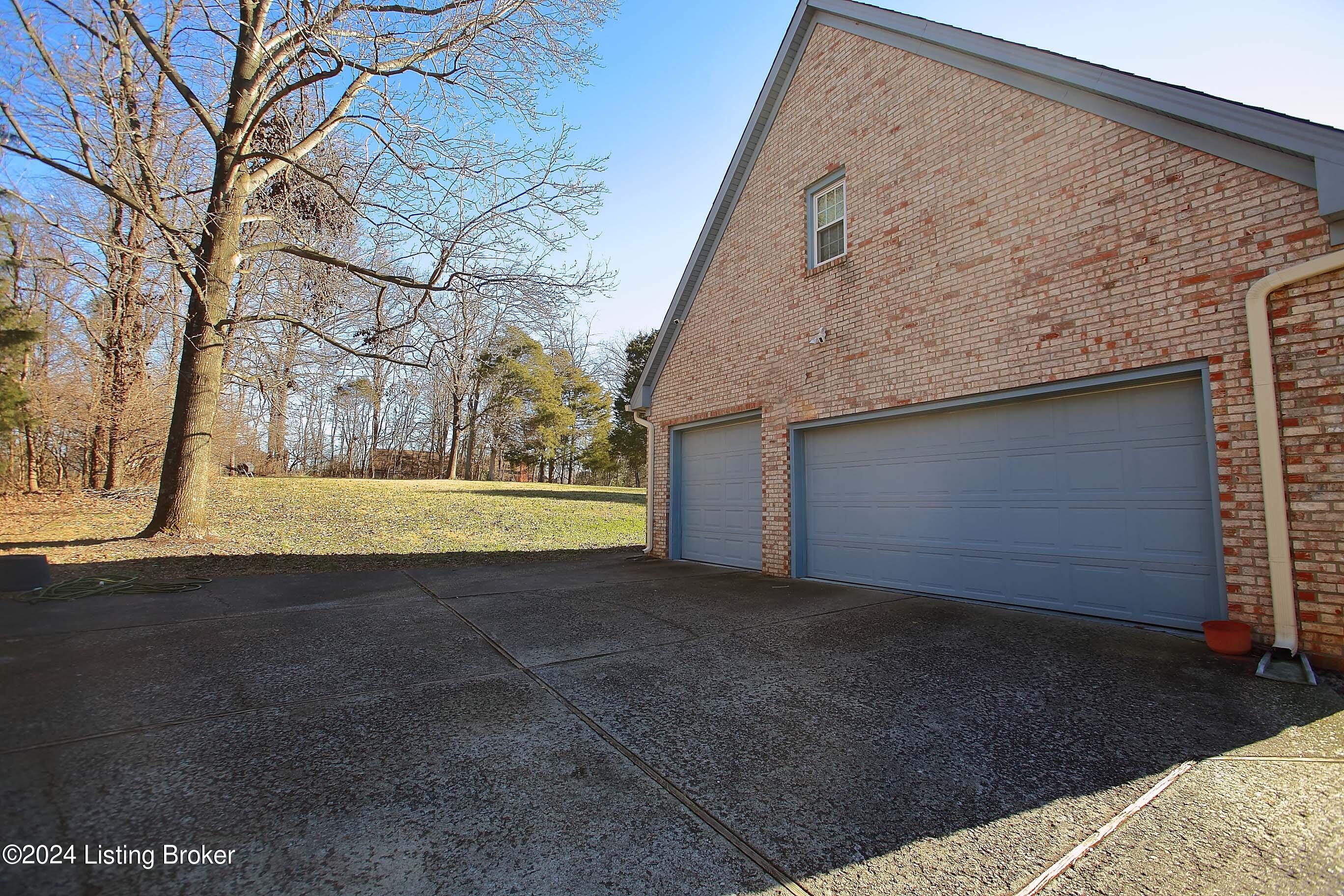 7415 Cambridge Dr
