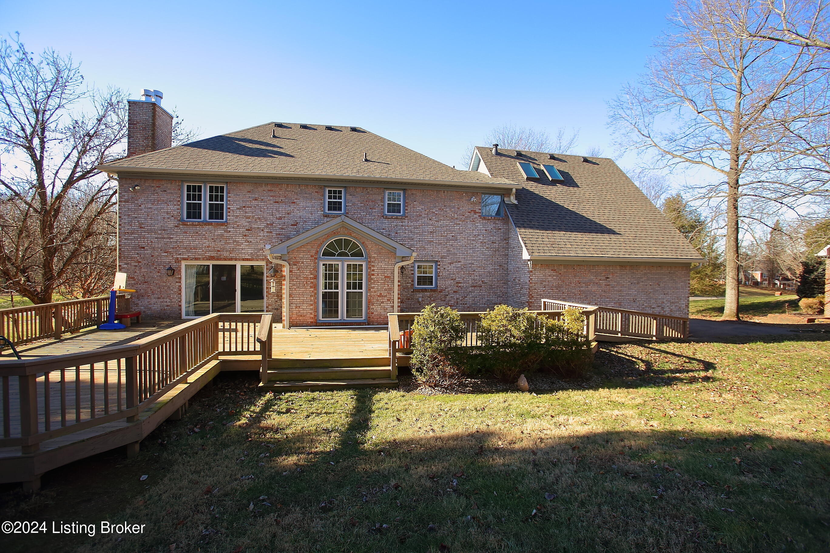 7415 Cambridge Dr