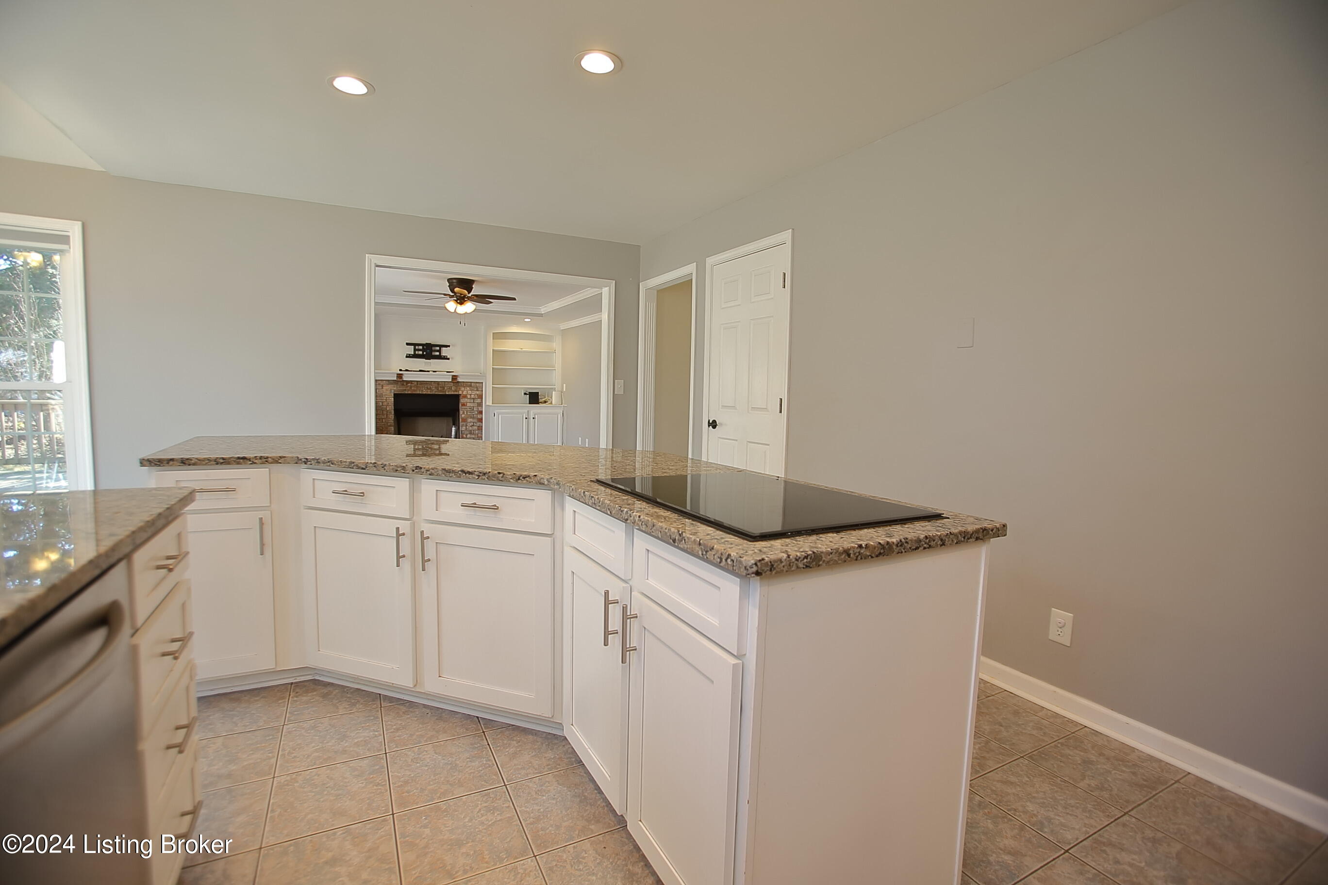 7415 Cambridge Dr
