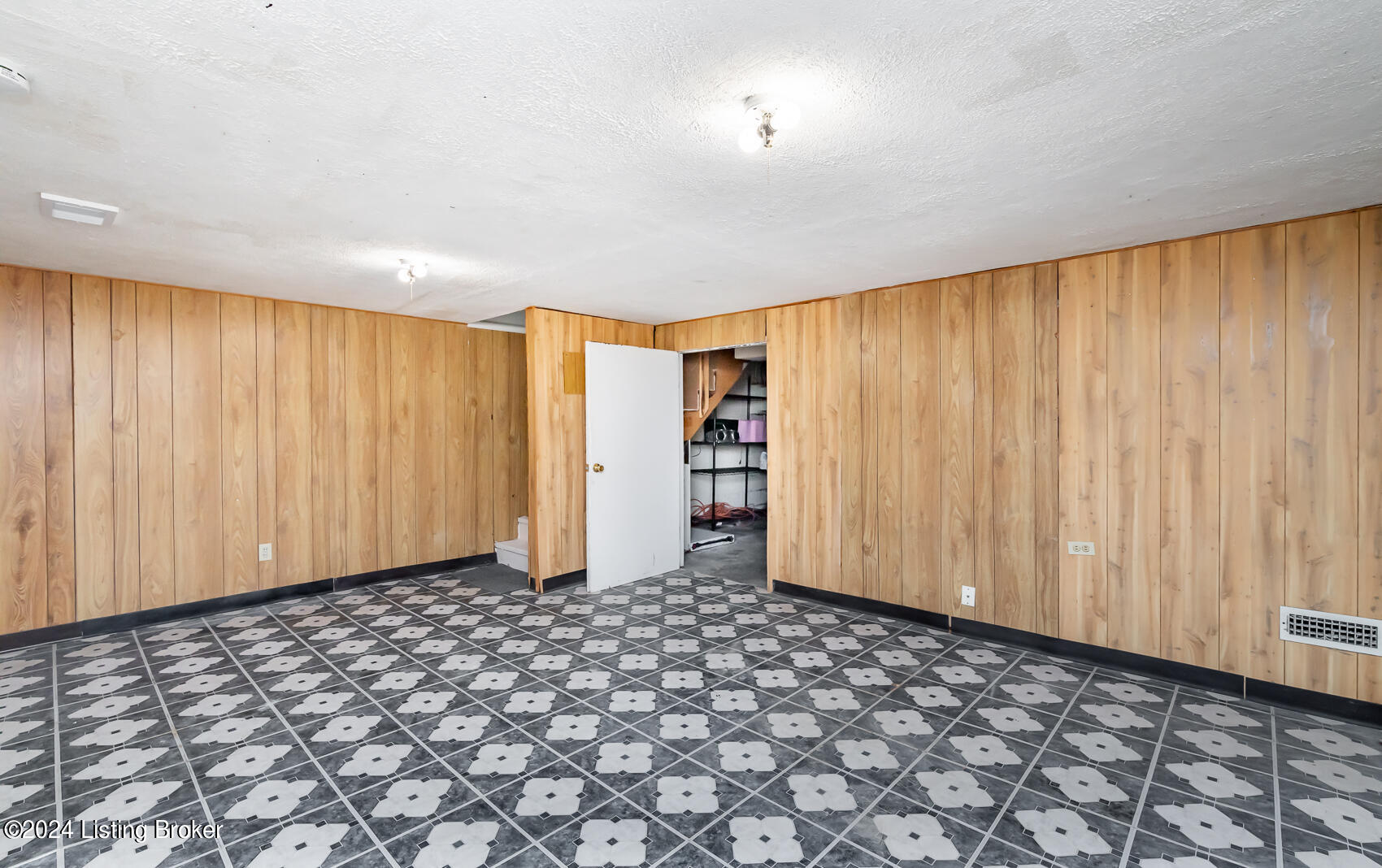 2840 Coleen Ct