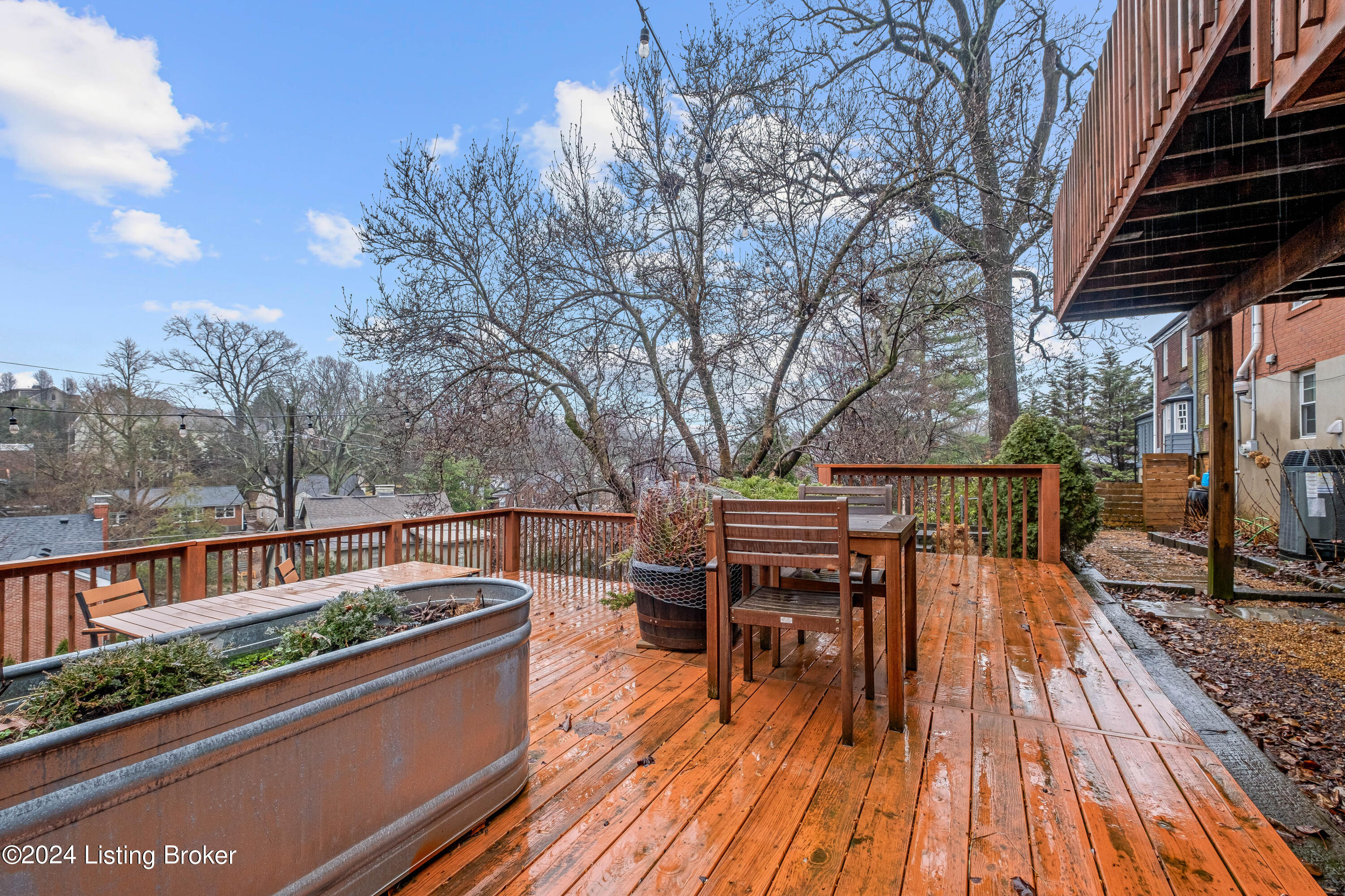 2523 Saratoga Dr