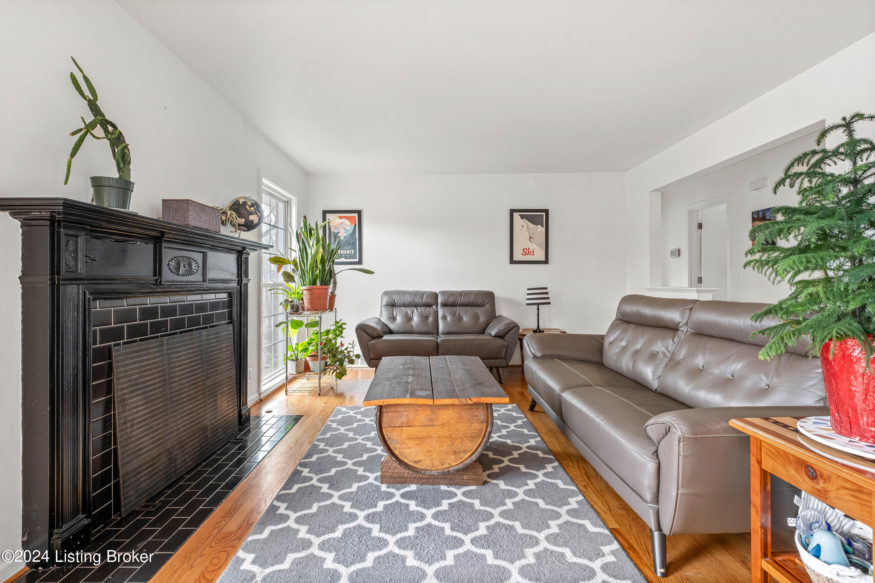 2523 Saratoga Dr