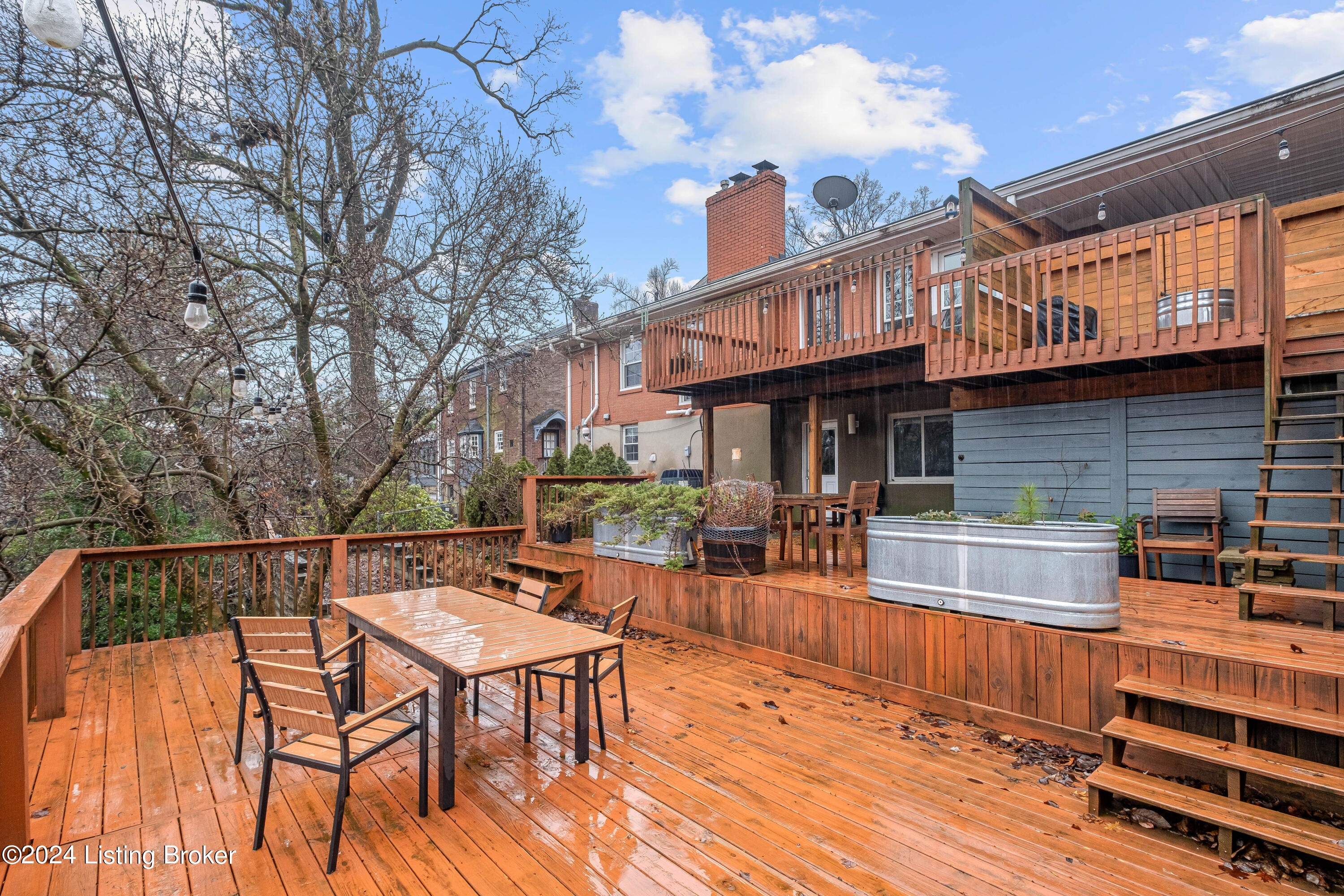 2523 Saratoga Dr