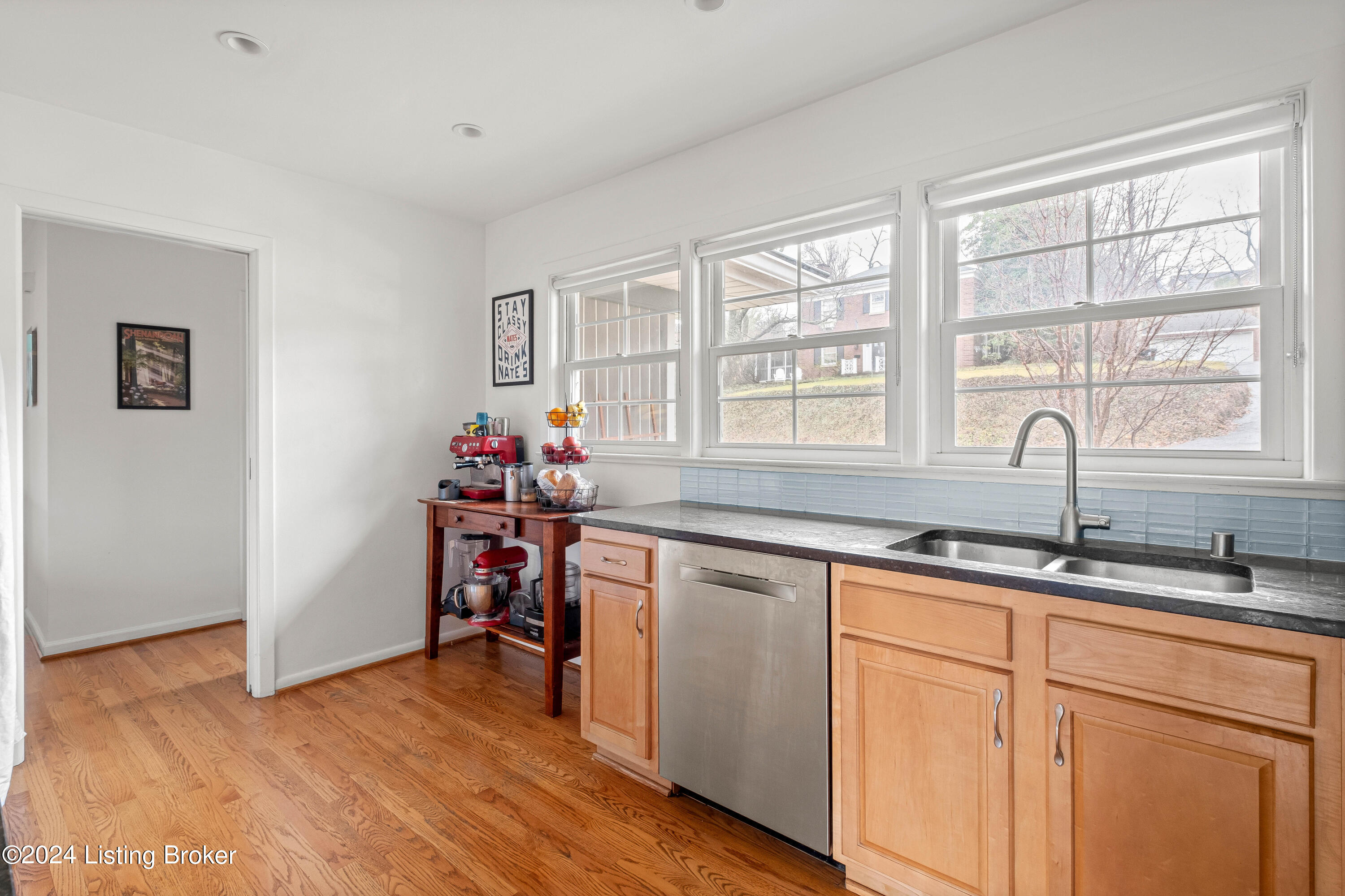 2523 Saratoga Dr
