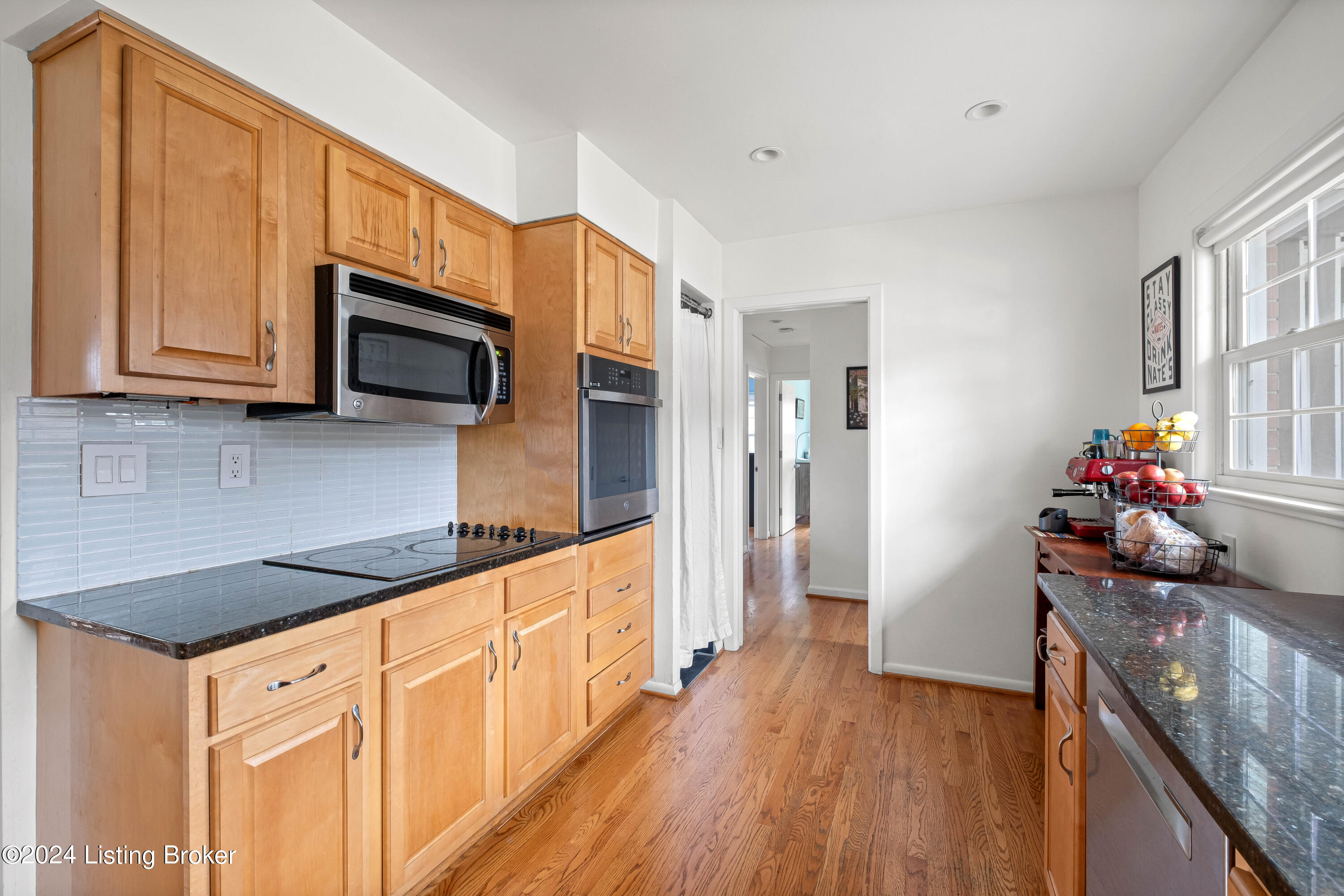 2523 Saratoga Dr