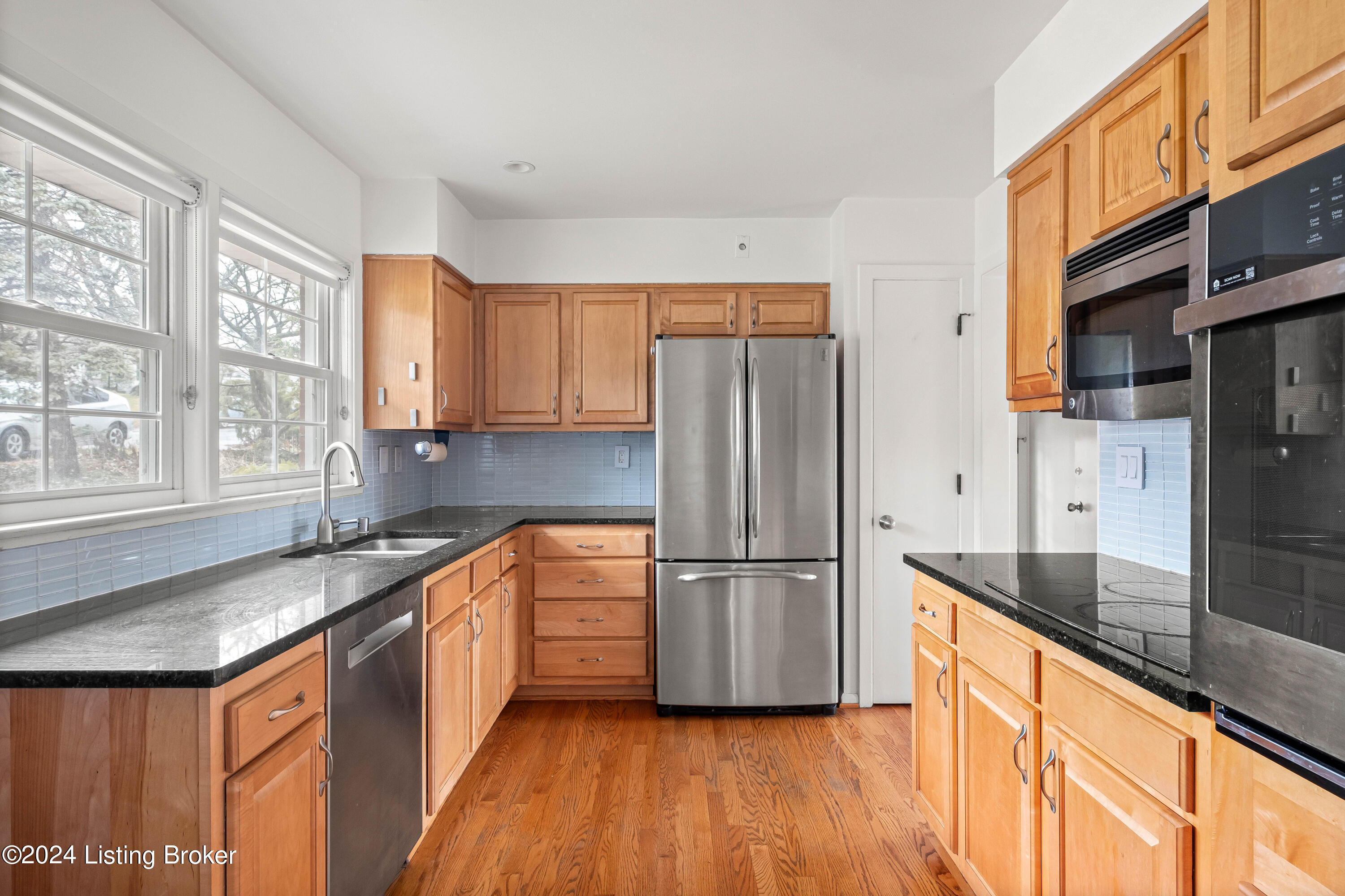 2523 Saratoga Dr