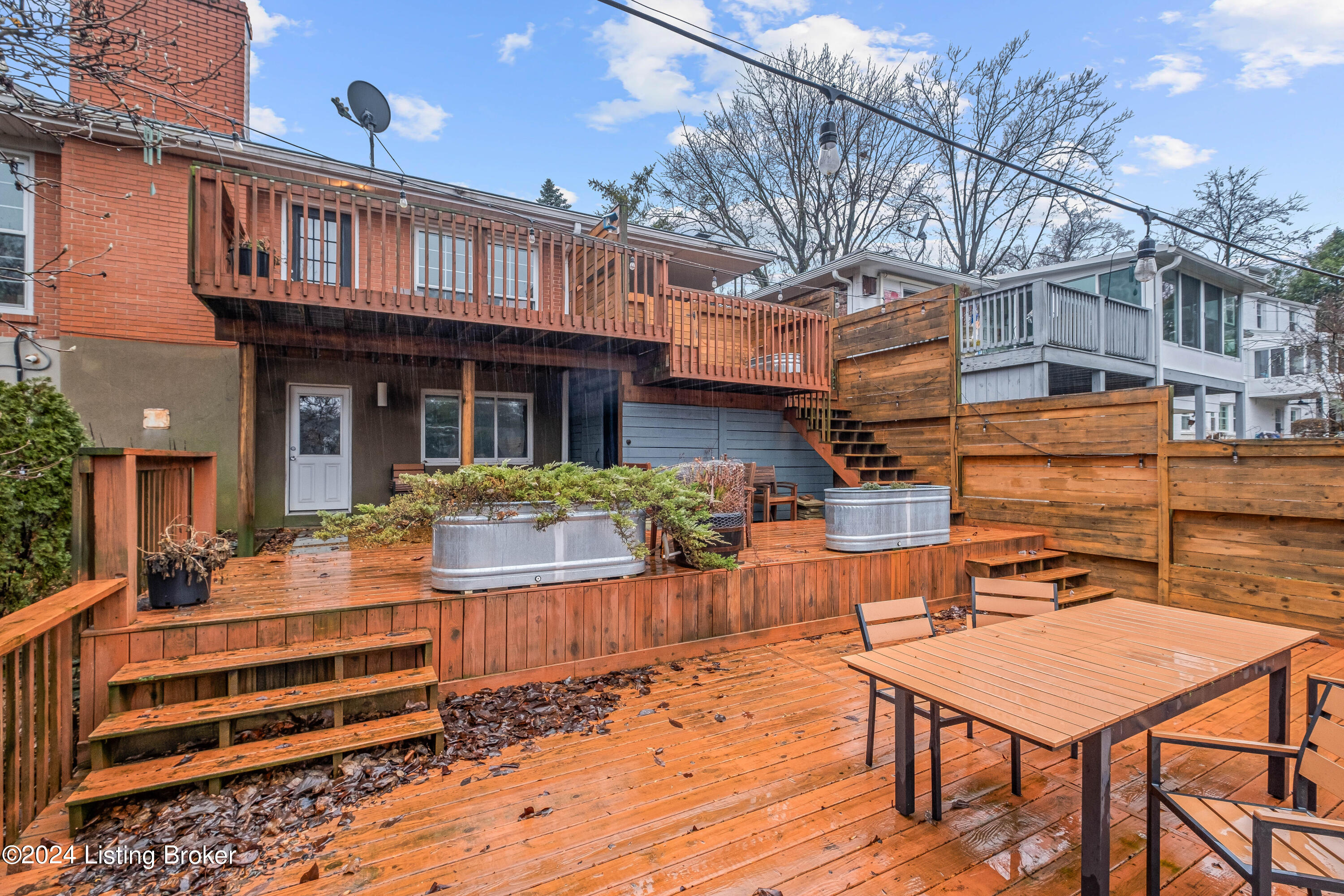 2523 Saratoga Dr