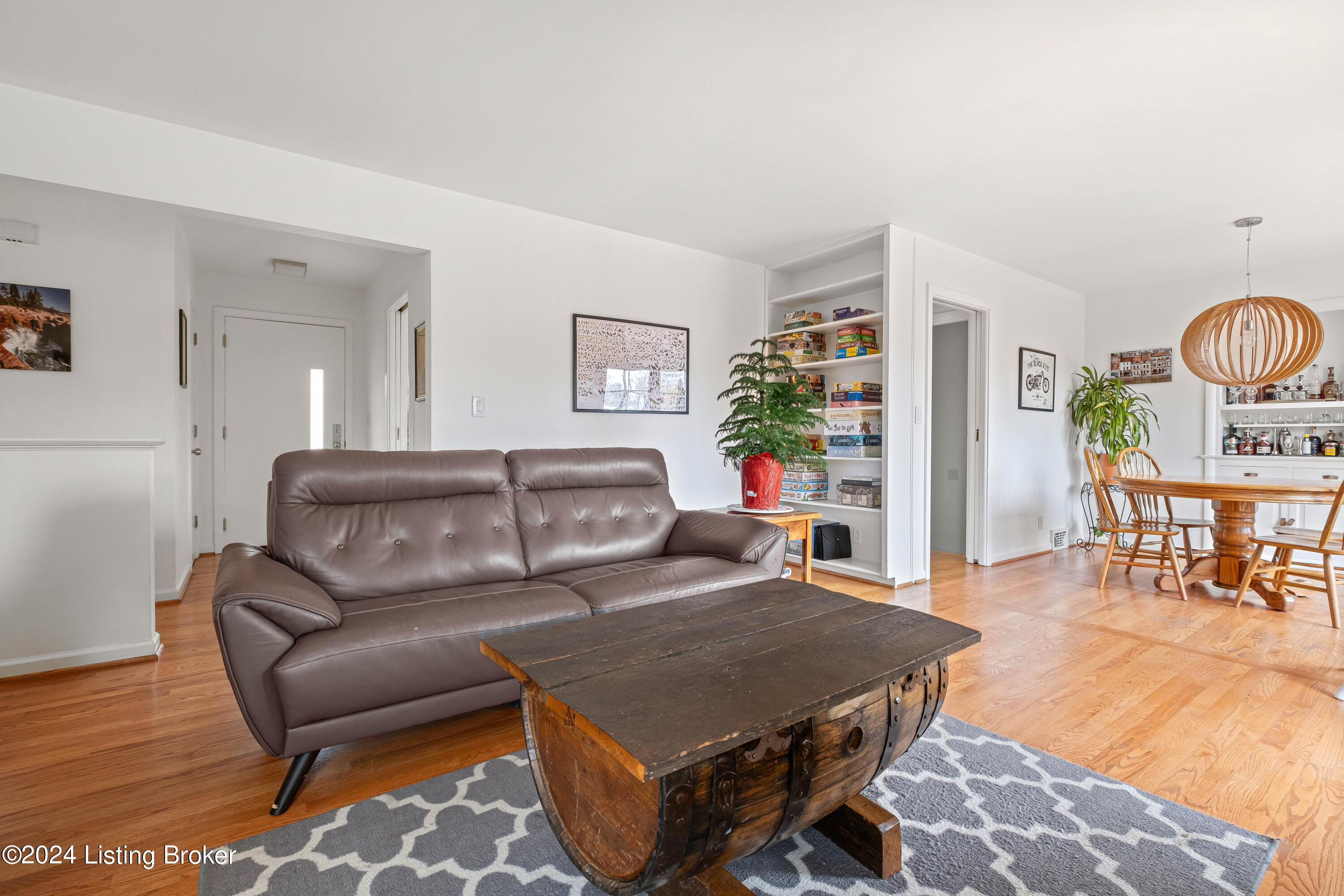 2523 Saratoga Dr