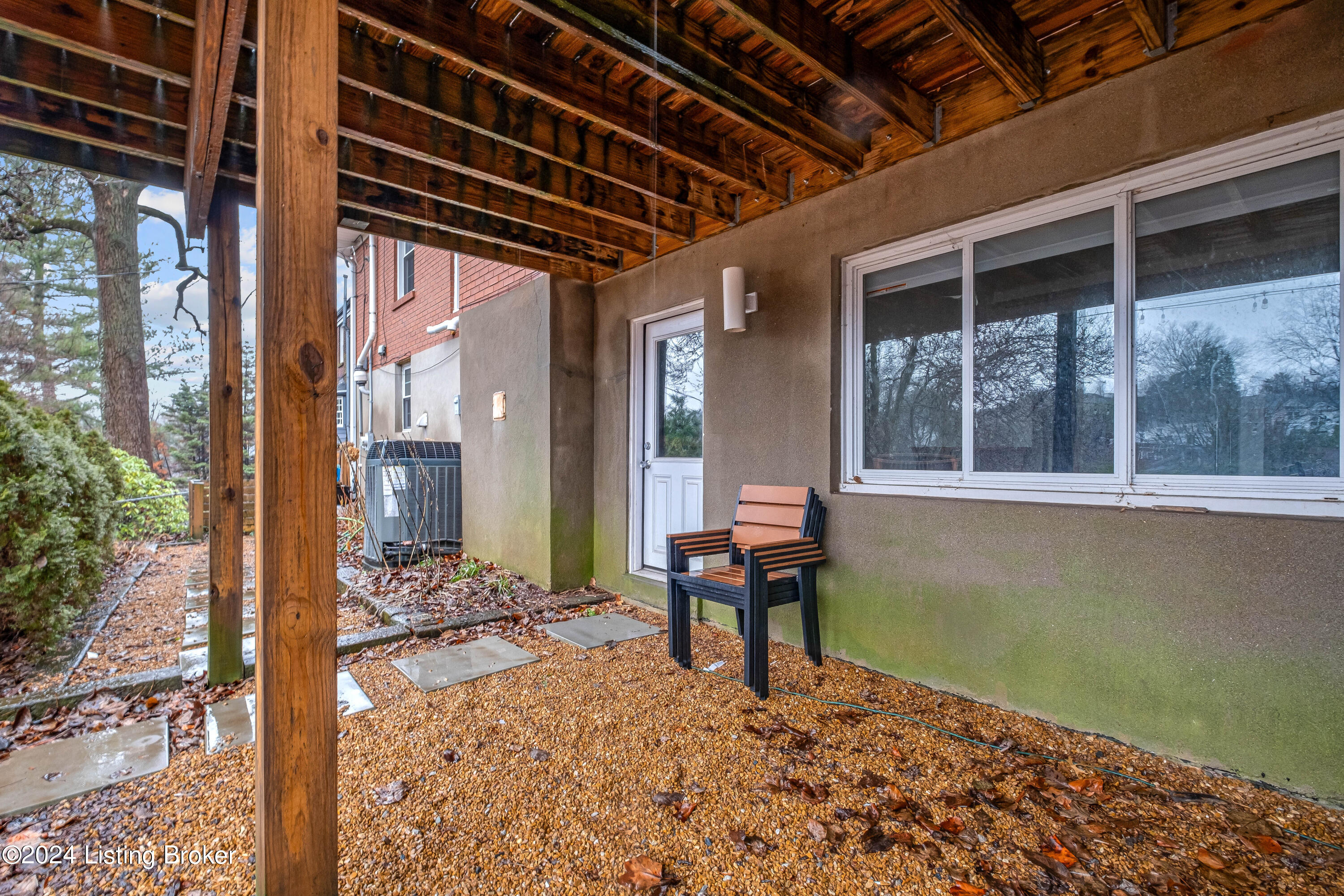 2523 Saratoga Dr