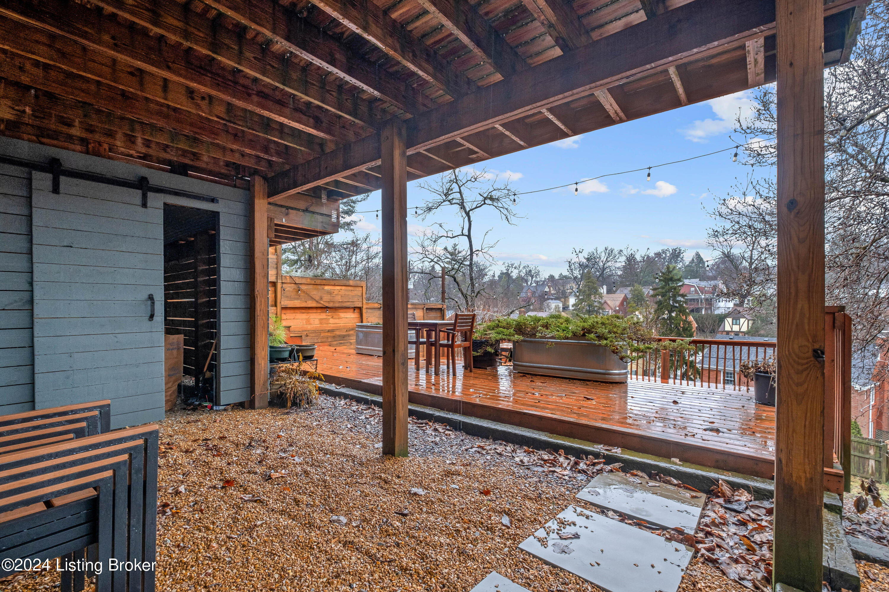 2523 Saratoga Dr