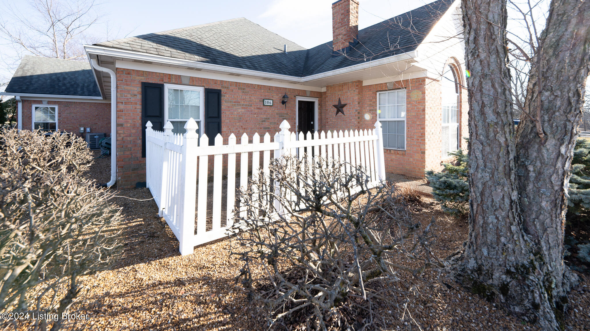 106 Azalea Ct