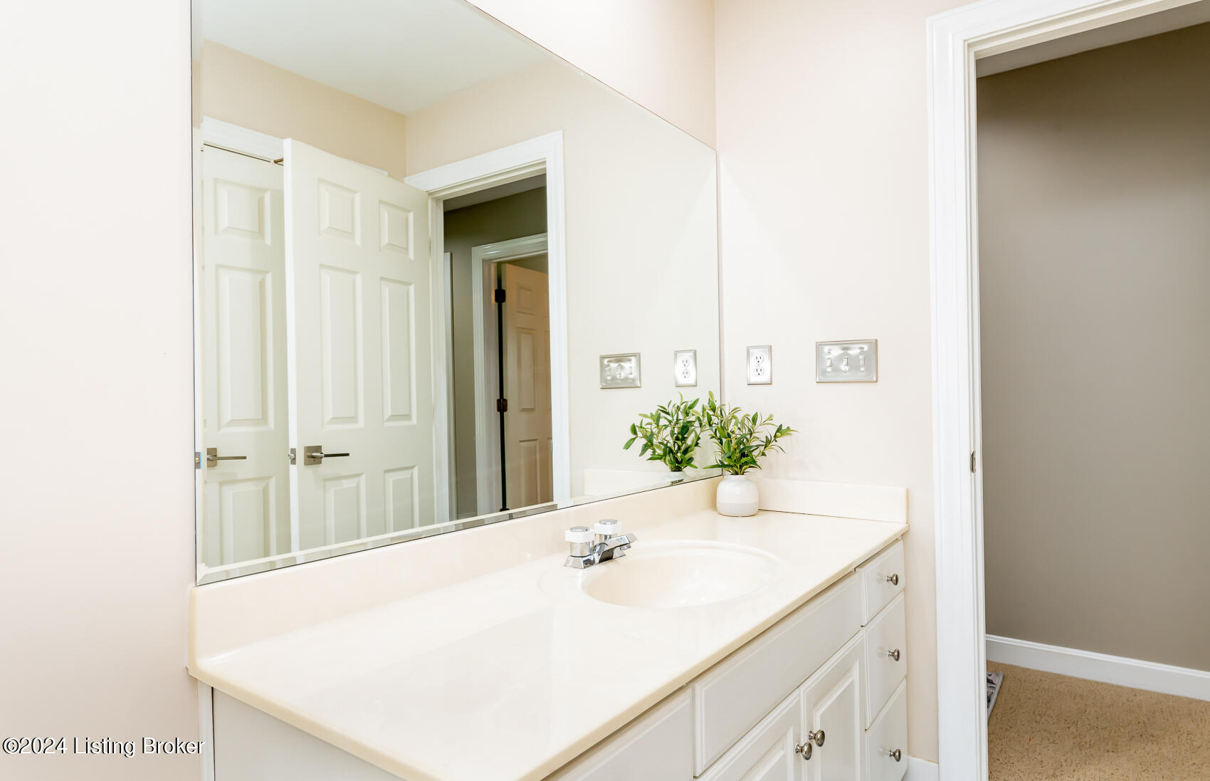 17209 Mallet Hill Dr