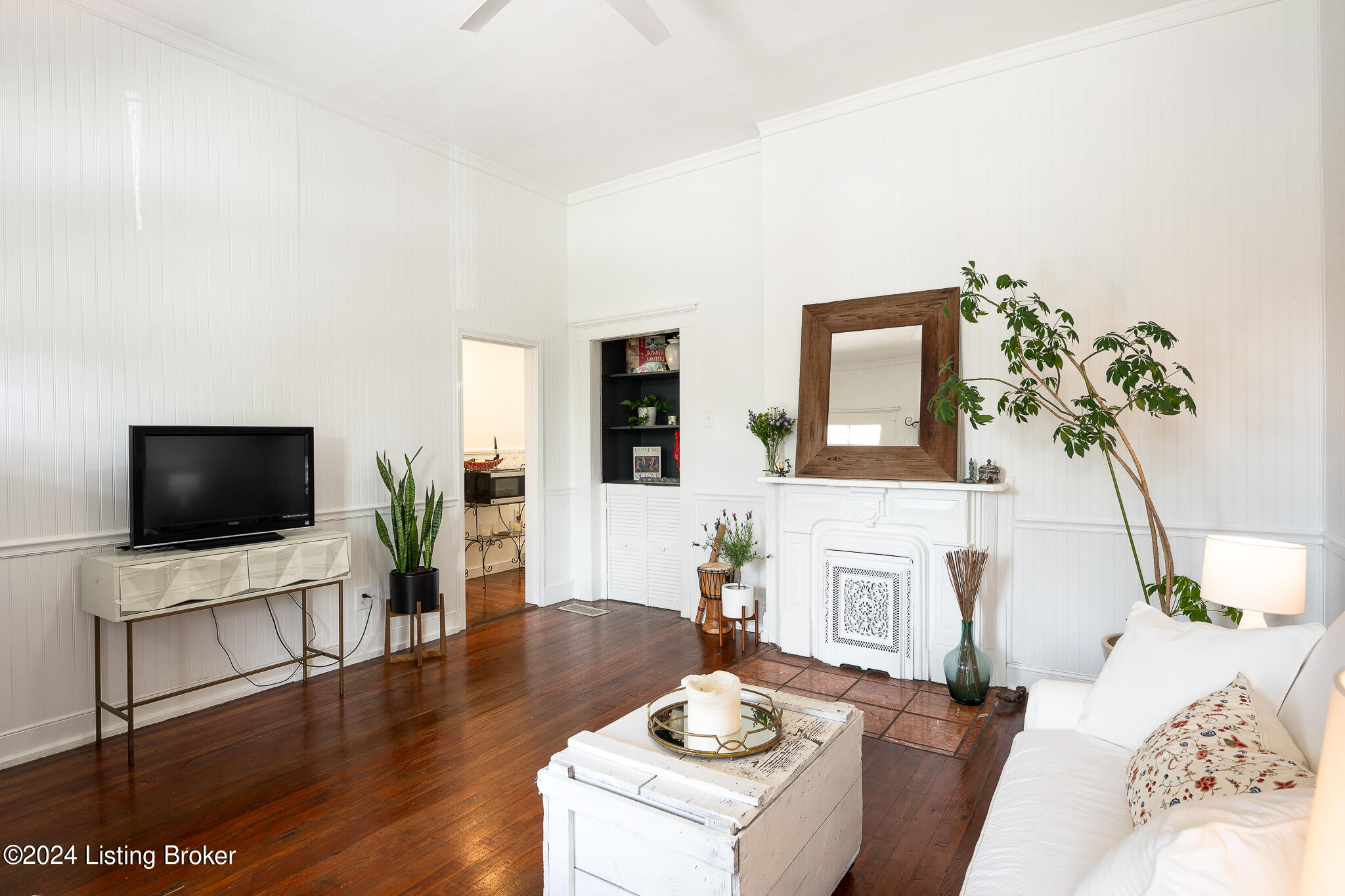 1045 Barret Ave