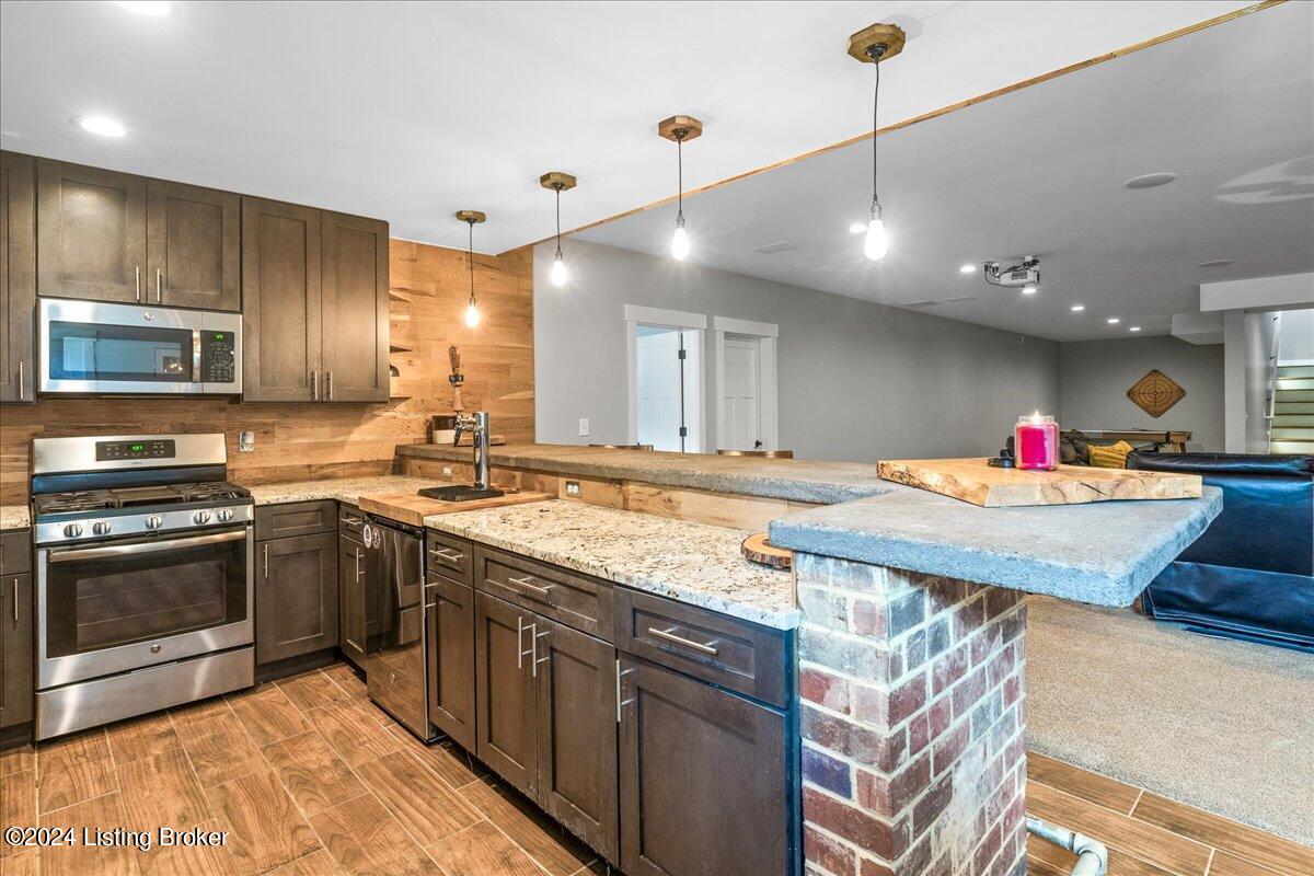 3112 School House Rd