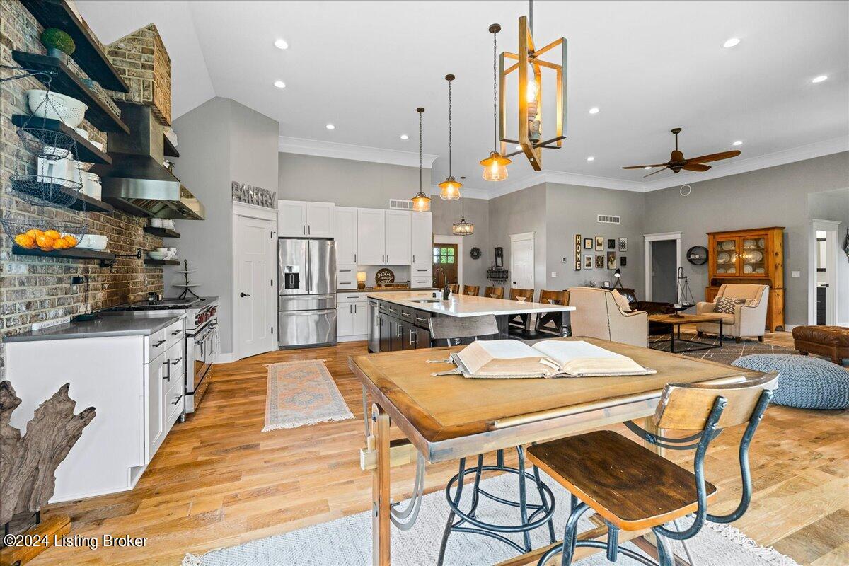 3112 School House Rd