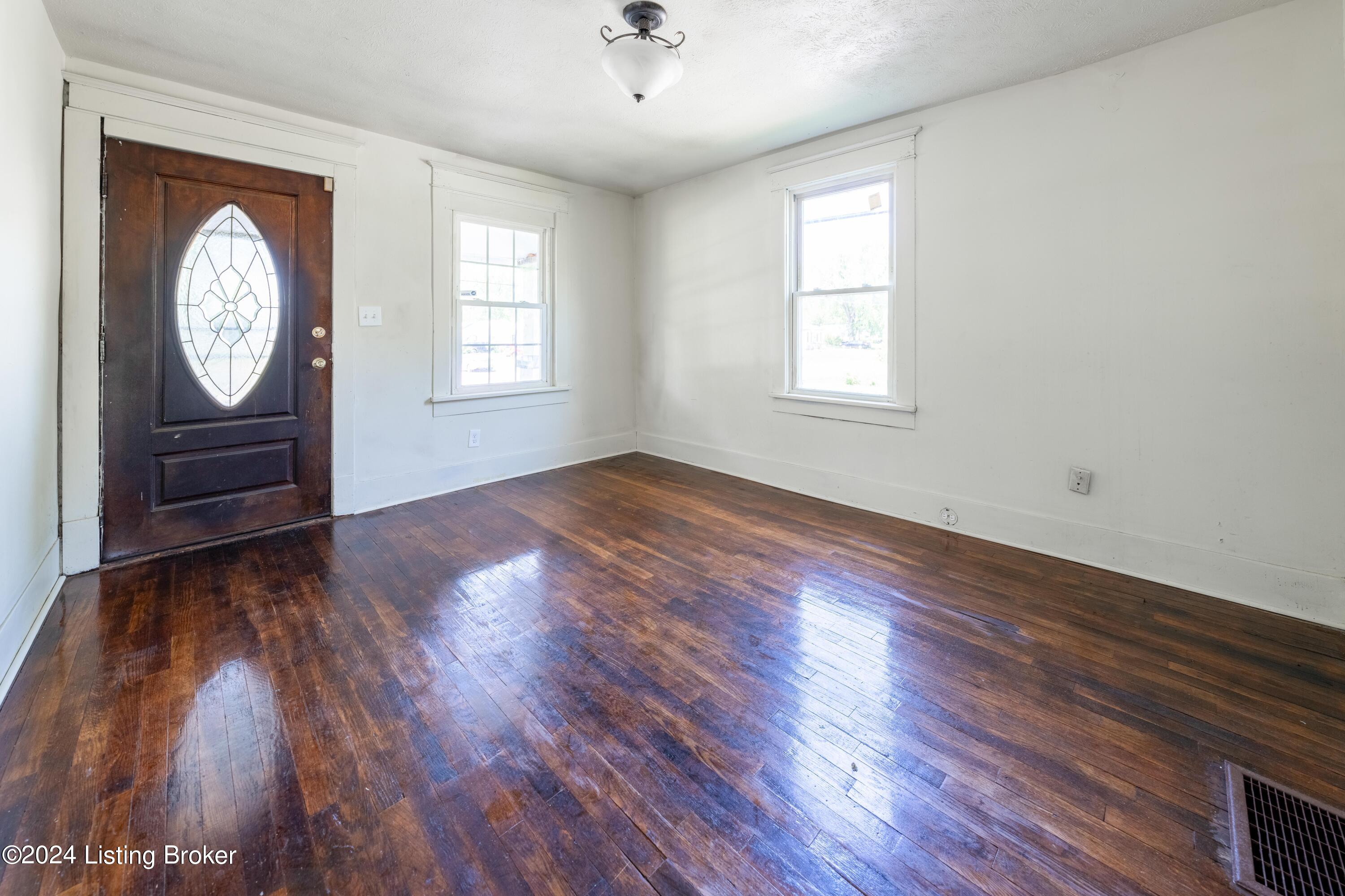 3401 Powell Ave