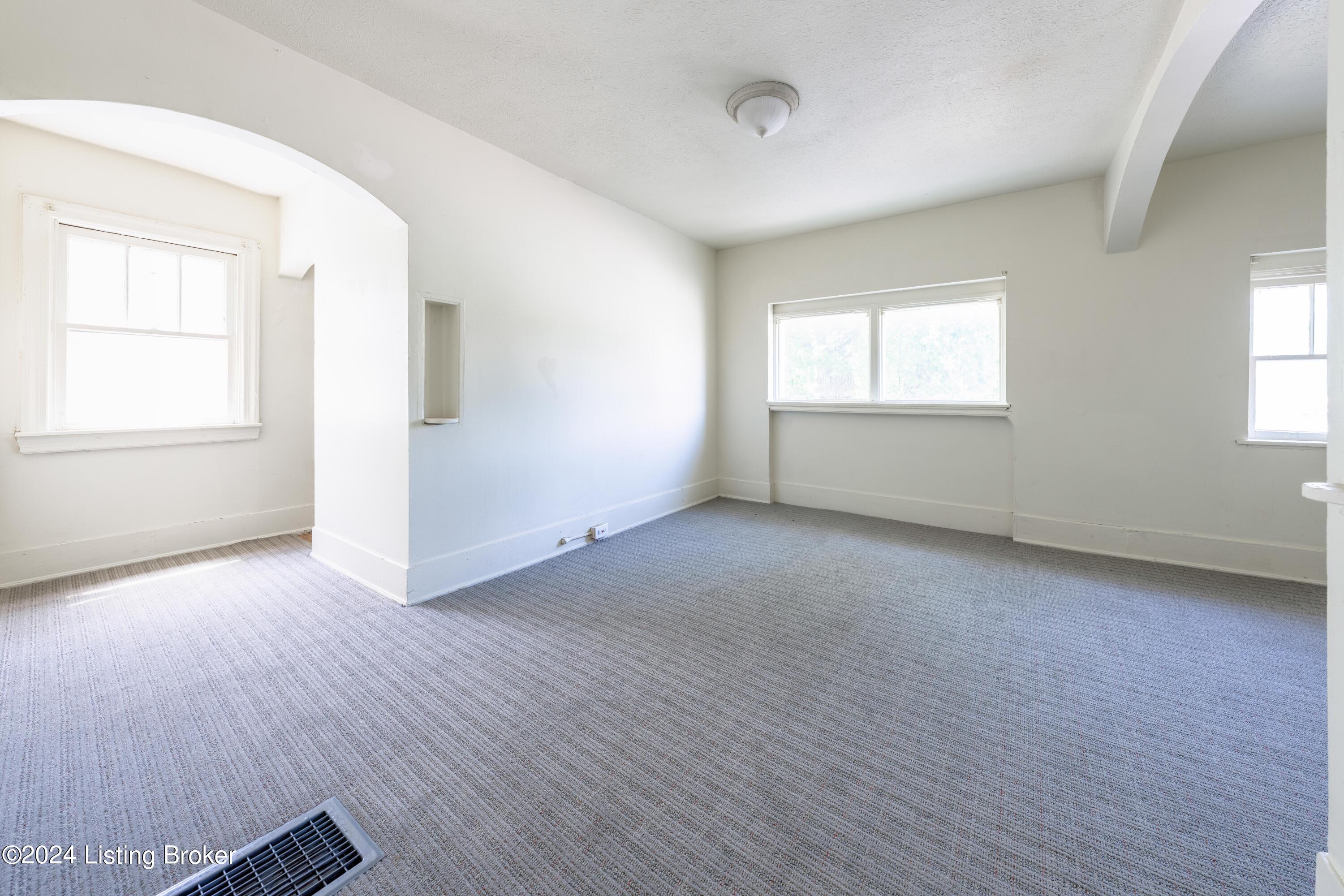 3401 Powell Ave