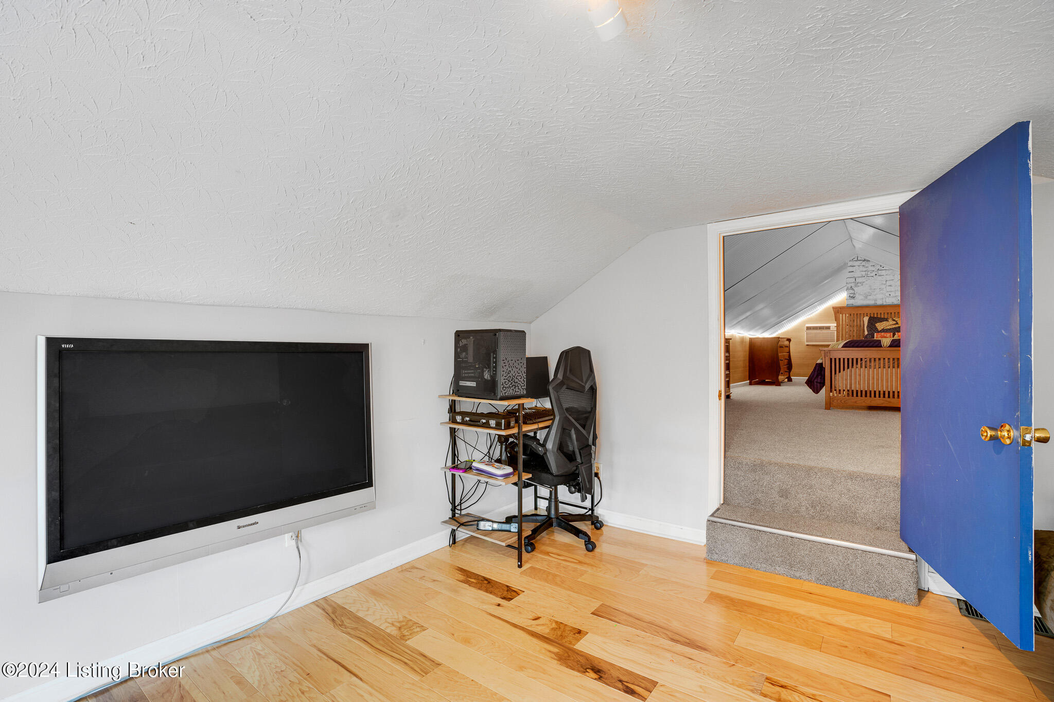 411 Kenilworth Rd