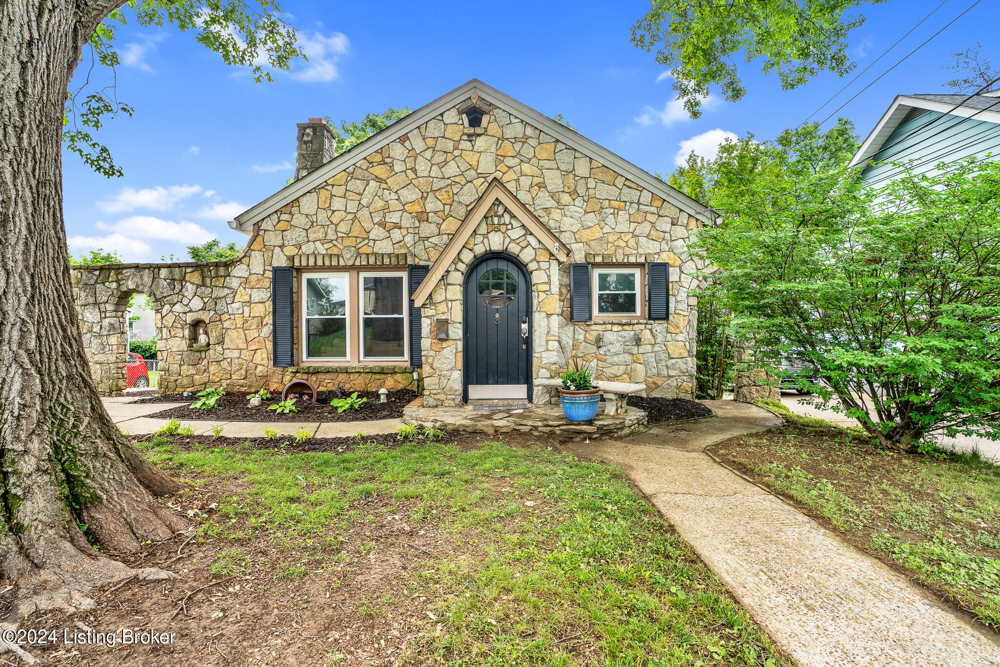 411 Kenilworth Rd