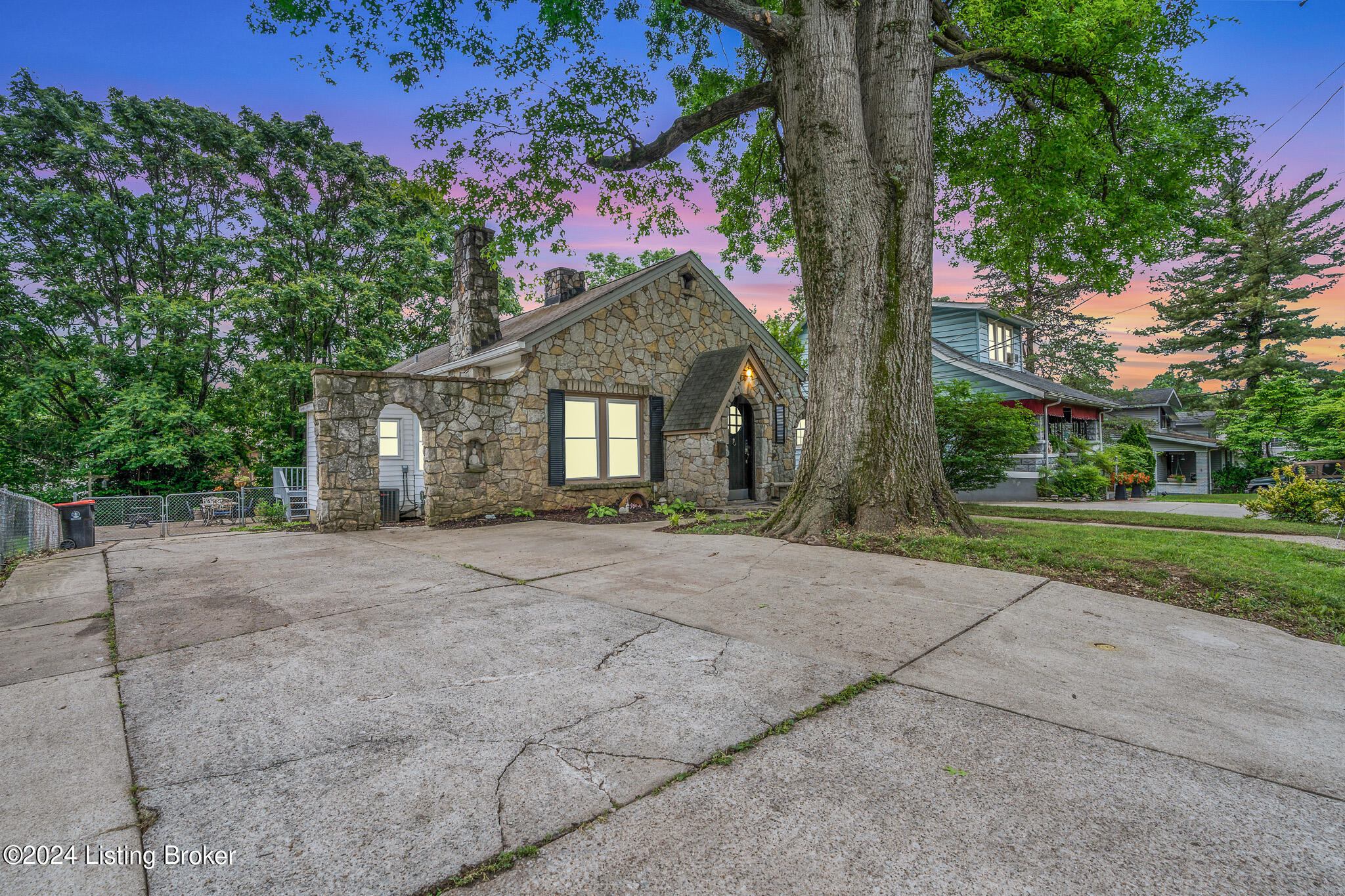 411 Kenilworth Rd