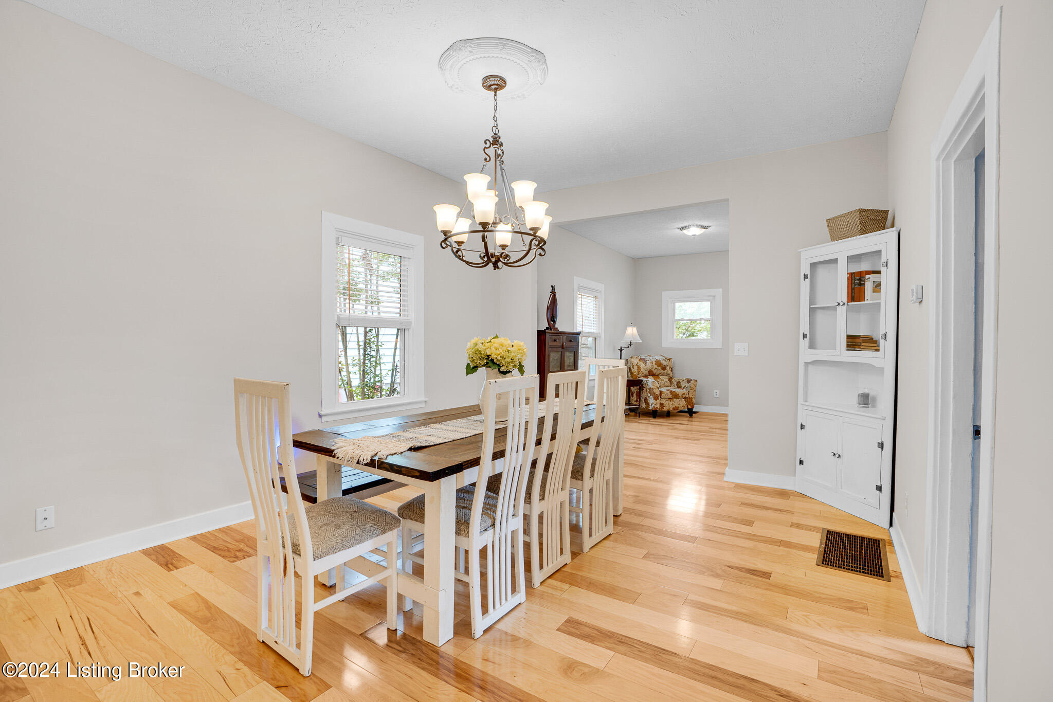 411 Kenilworth Rd