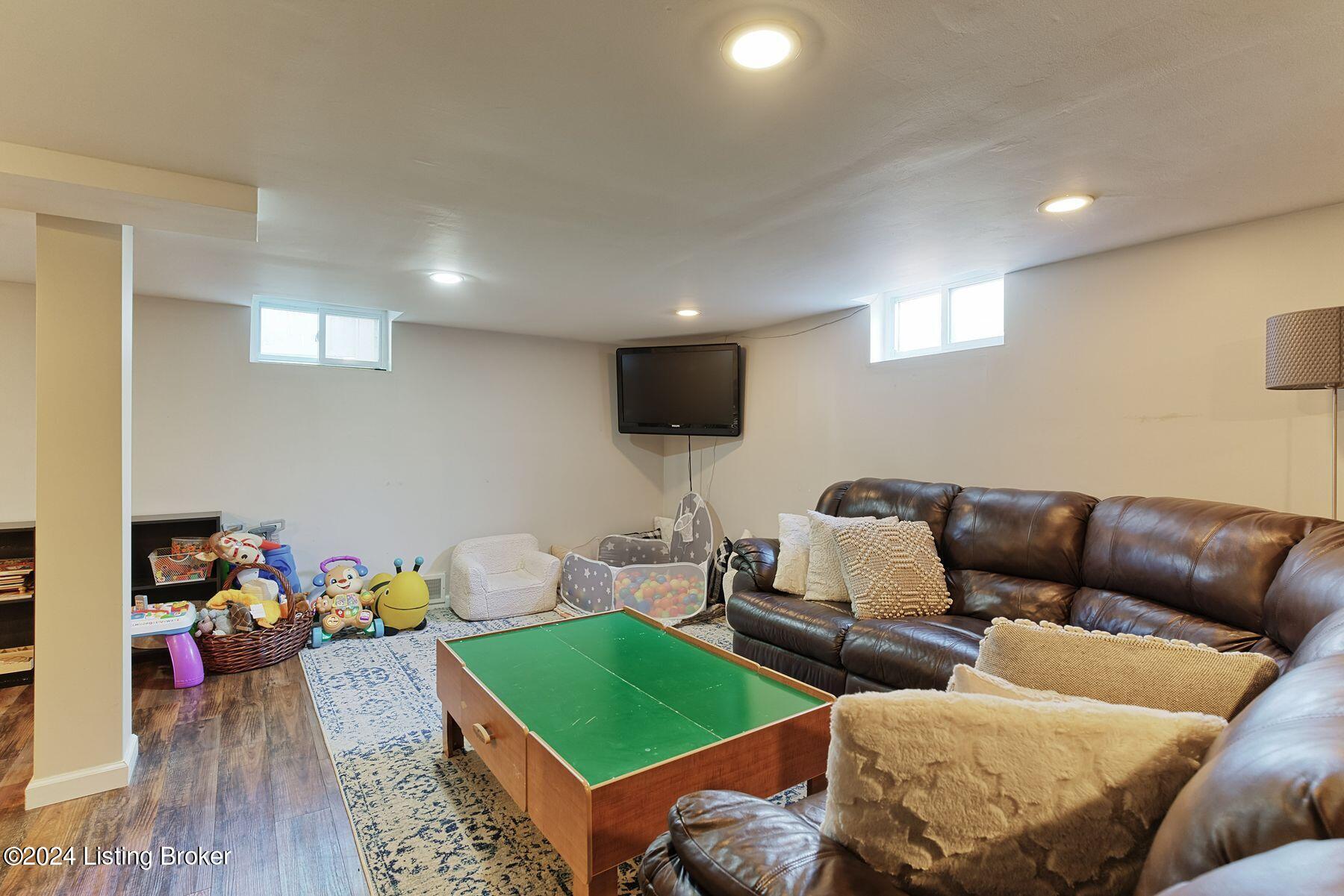 4418 Blenheim Rd