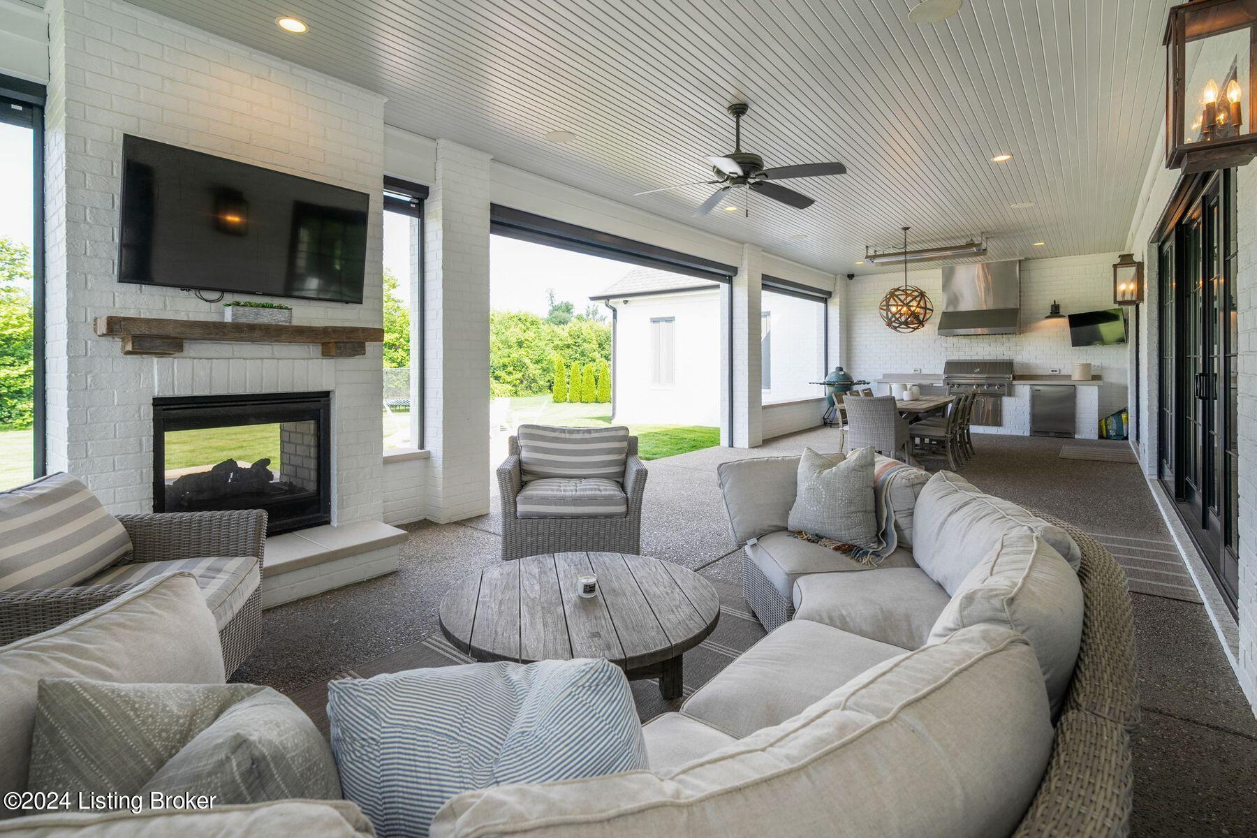 12420 Poplar Woods Dr