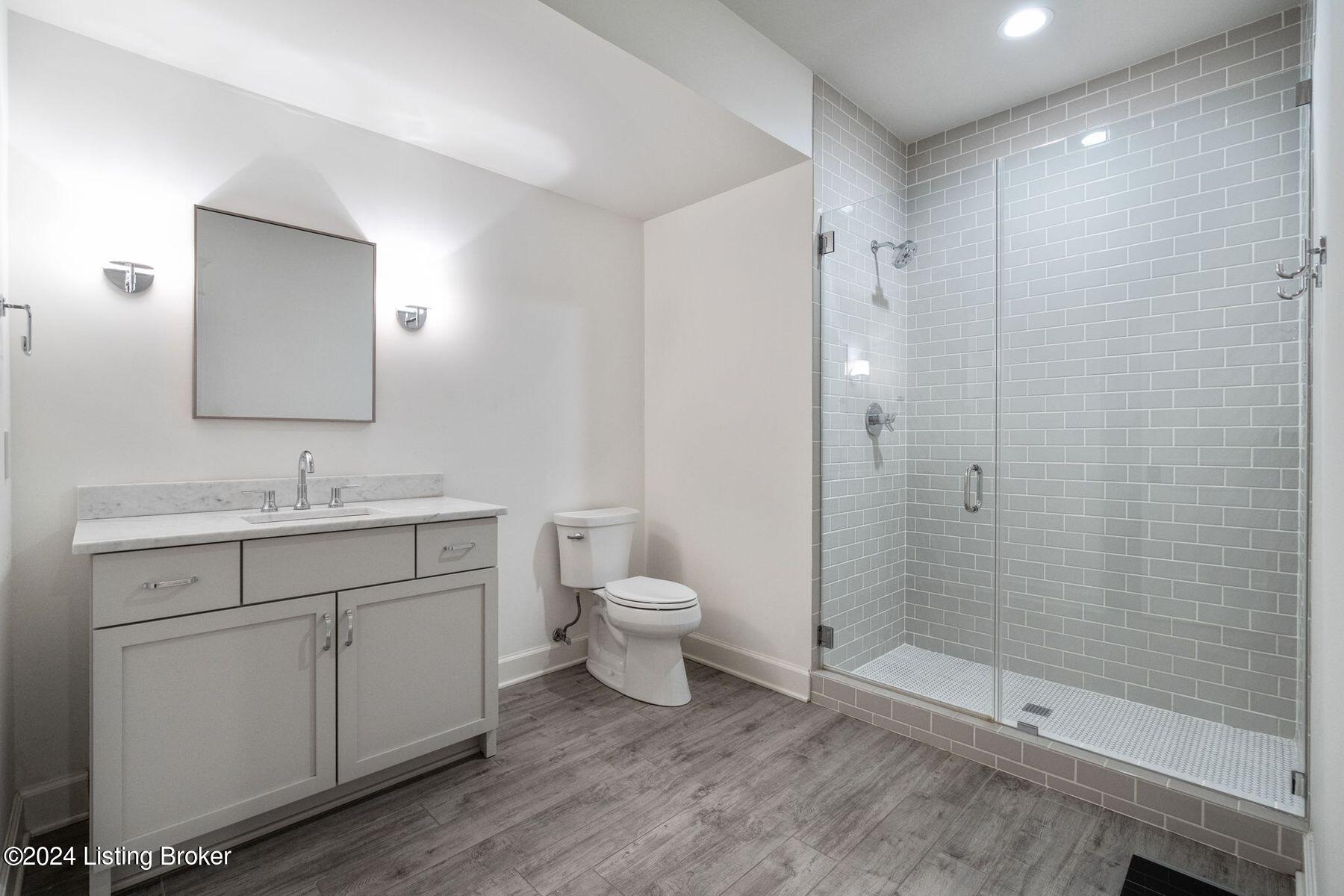 12420 Poplar Woods Dr