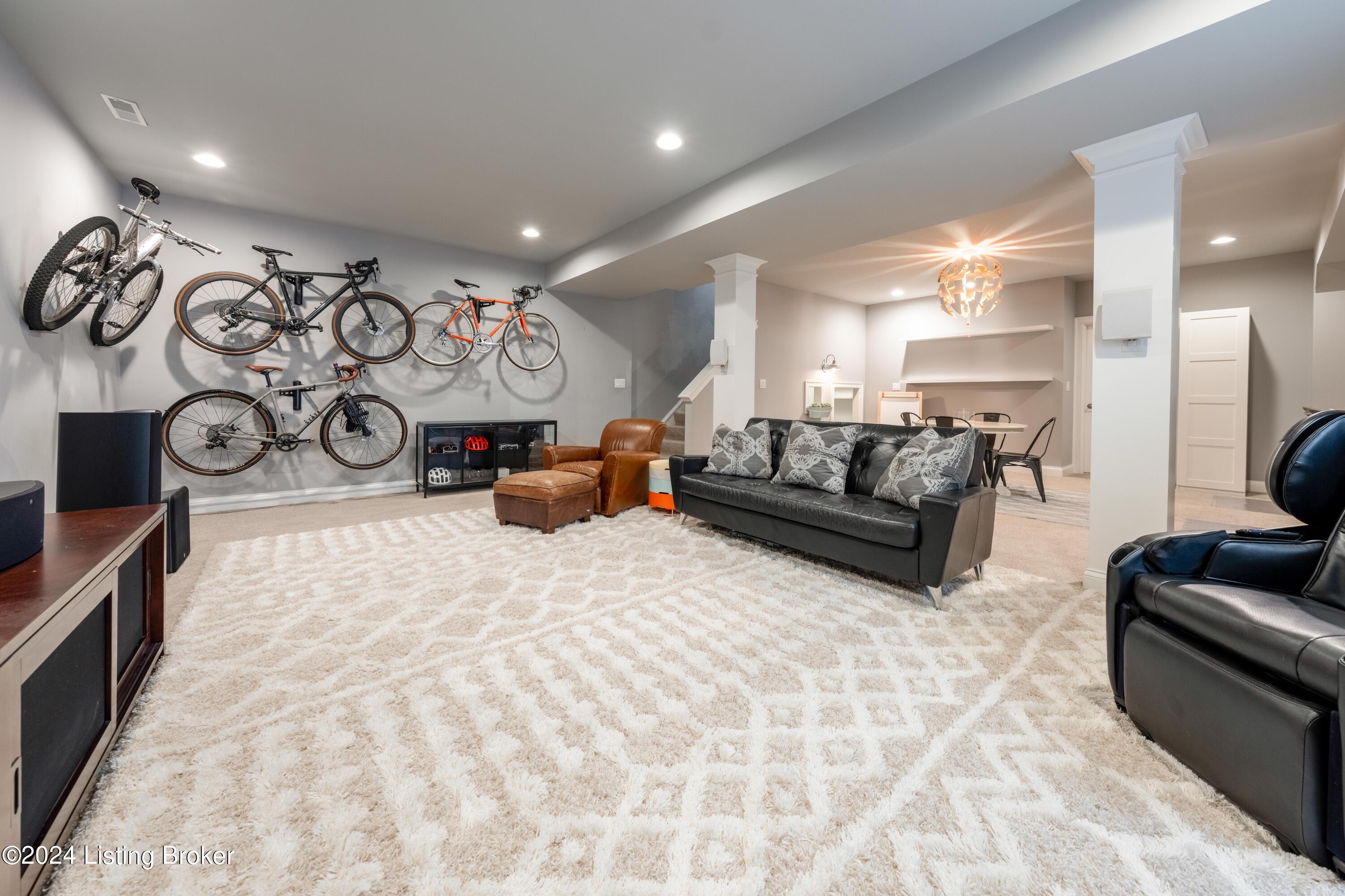 6143 Mistflower Cir