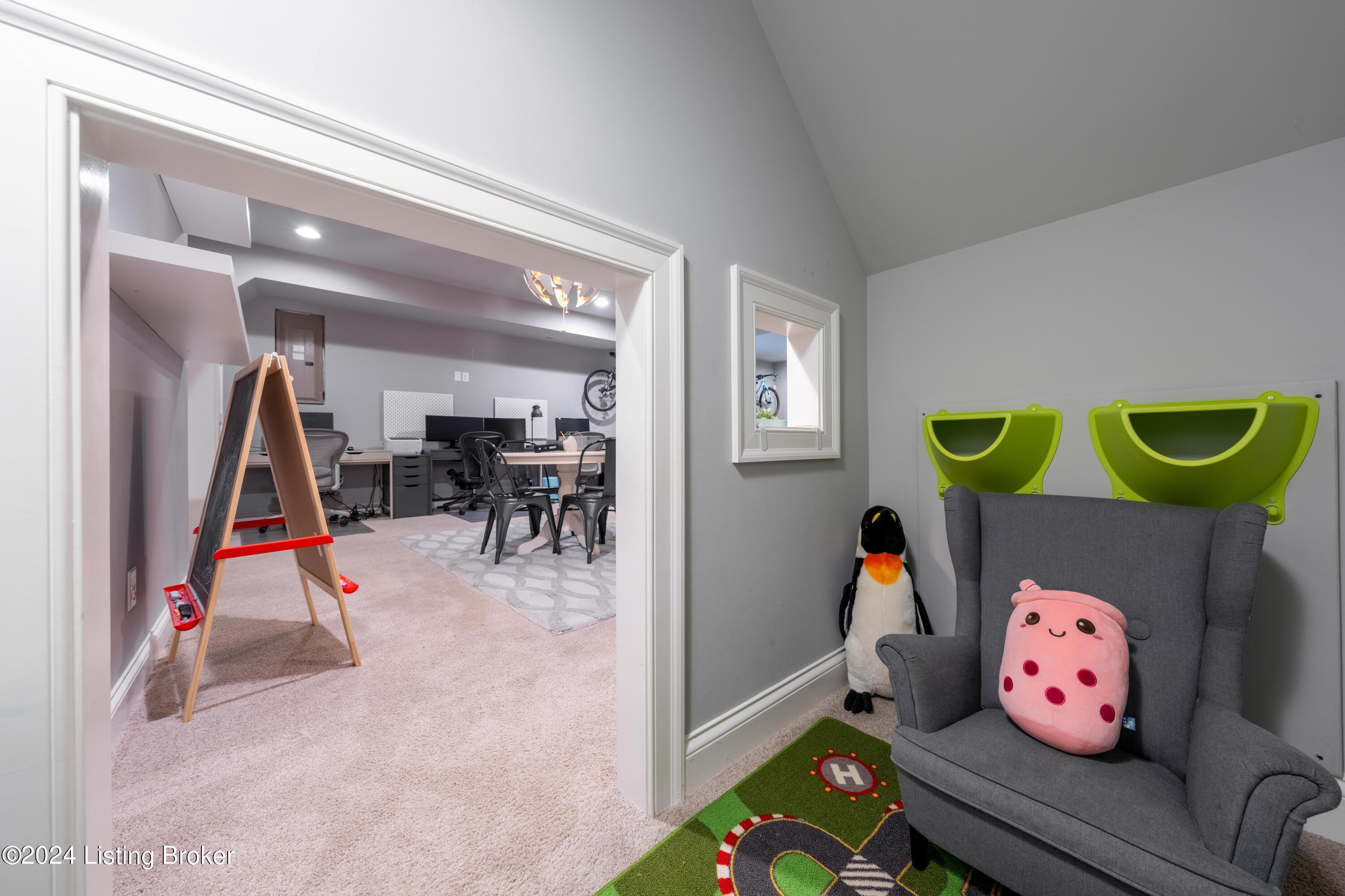6143 Mistflower Cir