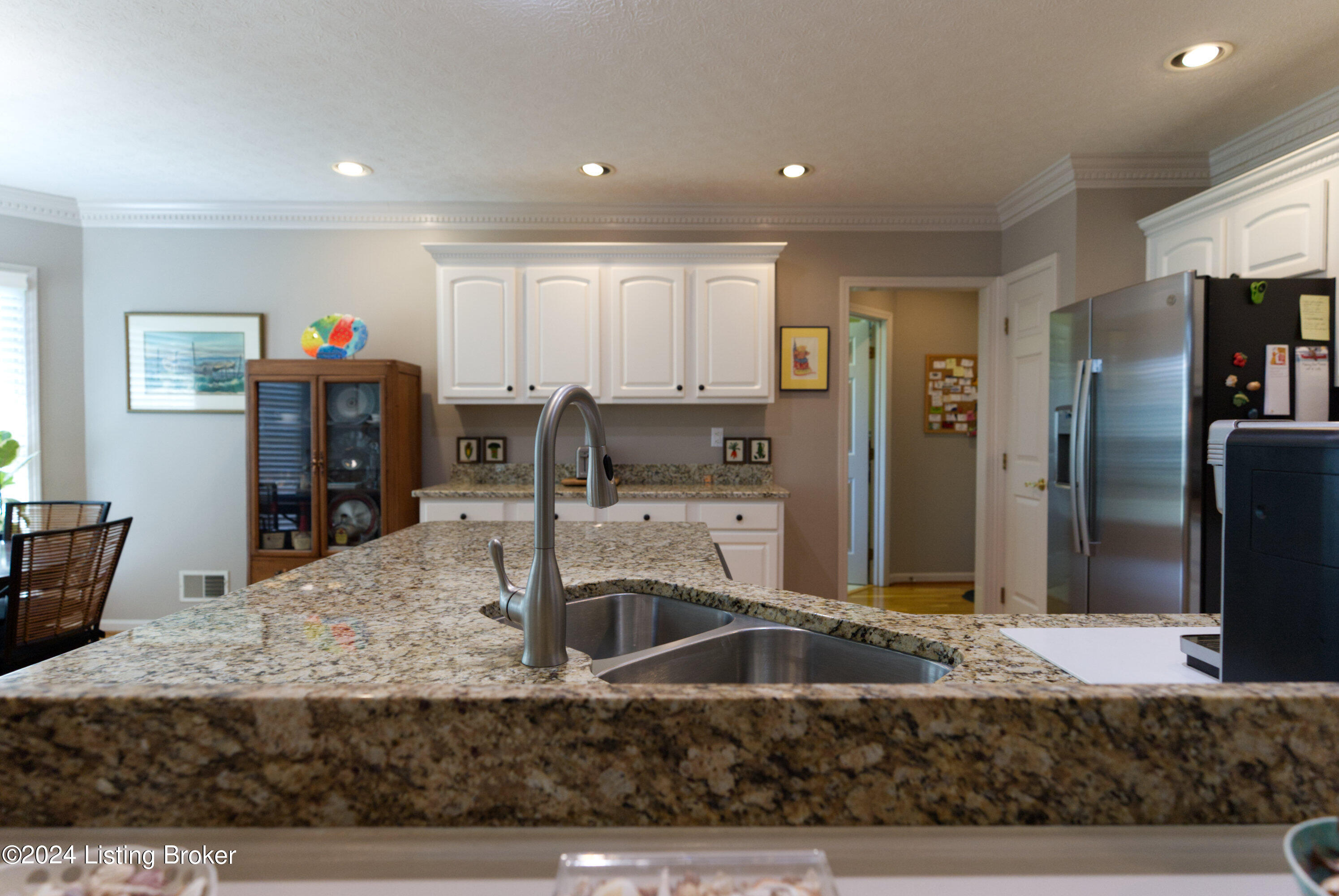 63 Persimmon Ridge Dr