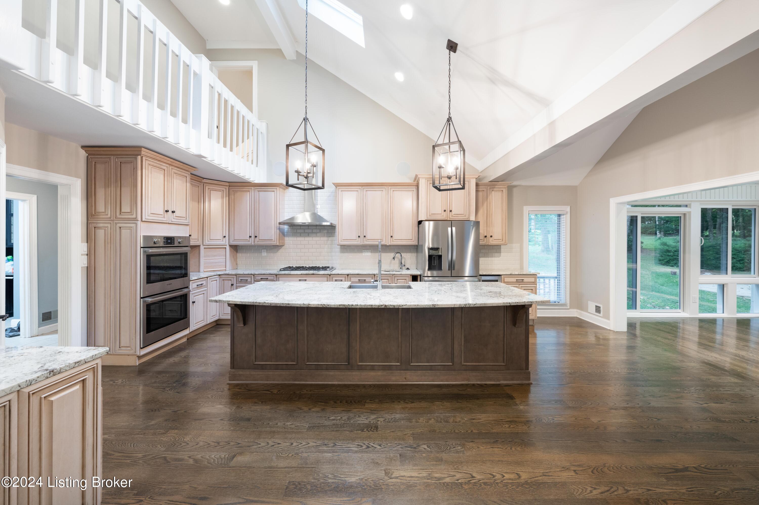 7618 Woodridge Dr