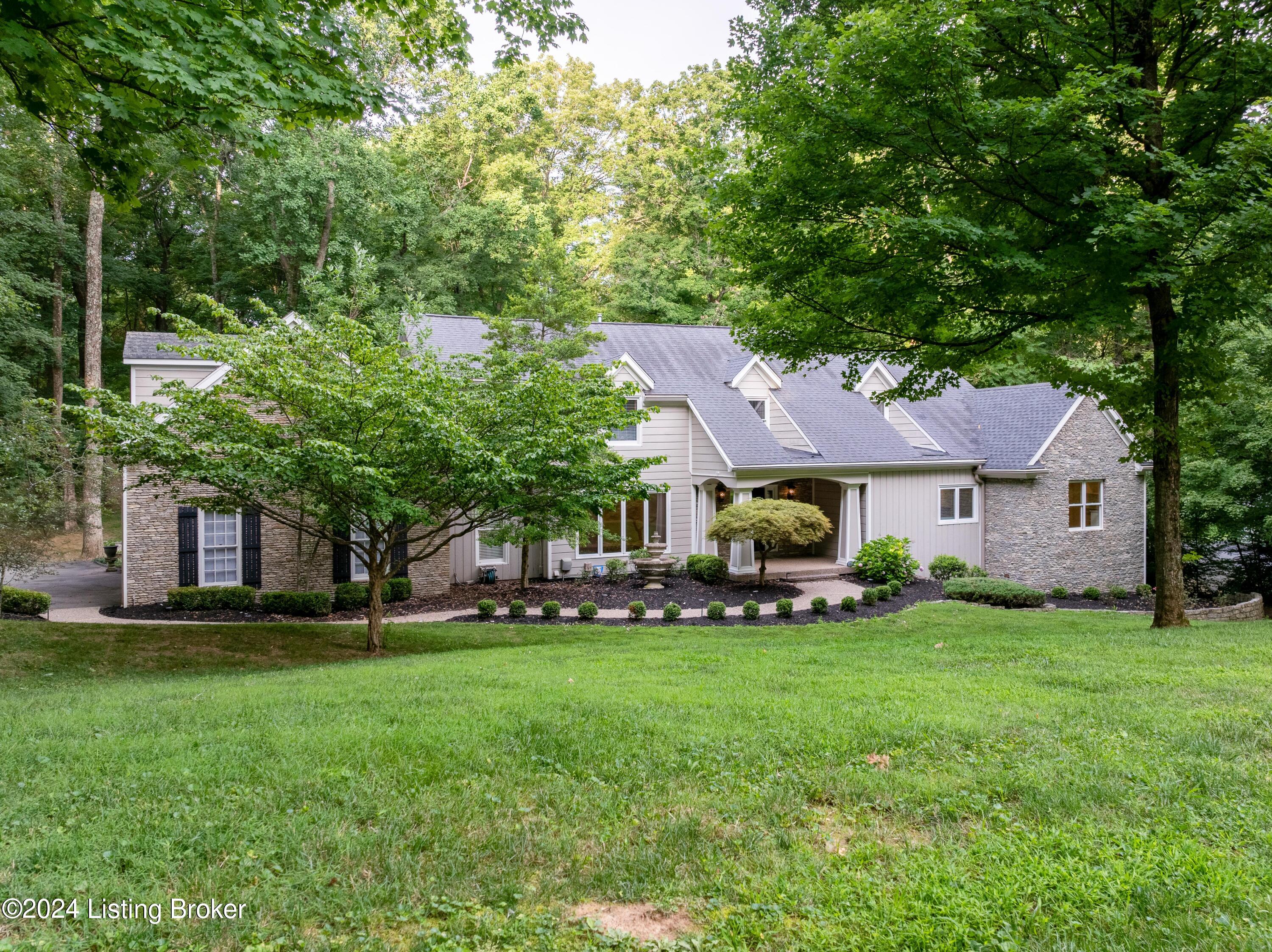 7618 Woodridge Dr